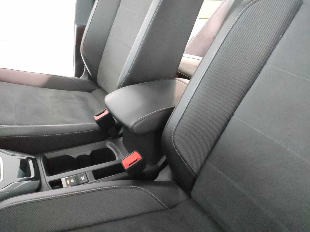 Volkswagen Volkswagen T-Roc usata 16