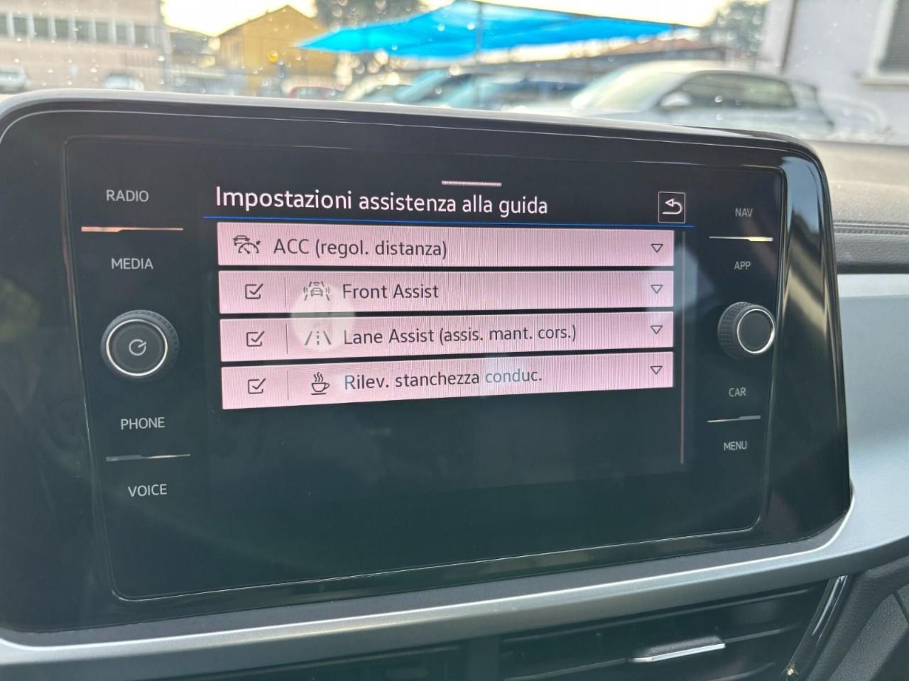 Volkswagen Volkswagen T-Roc usata 9