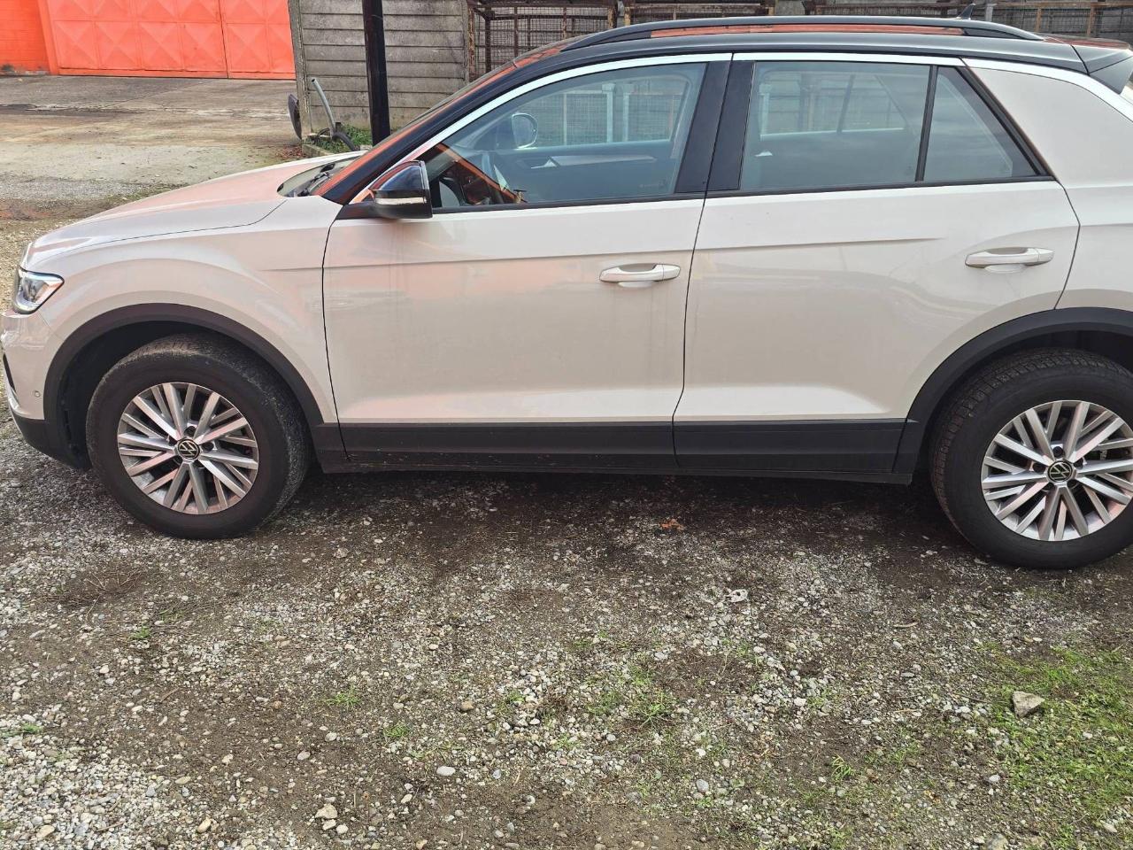 Volkswagen Volkswagen T-Roc usata 4