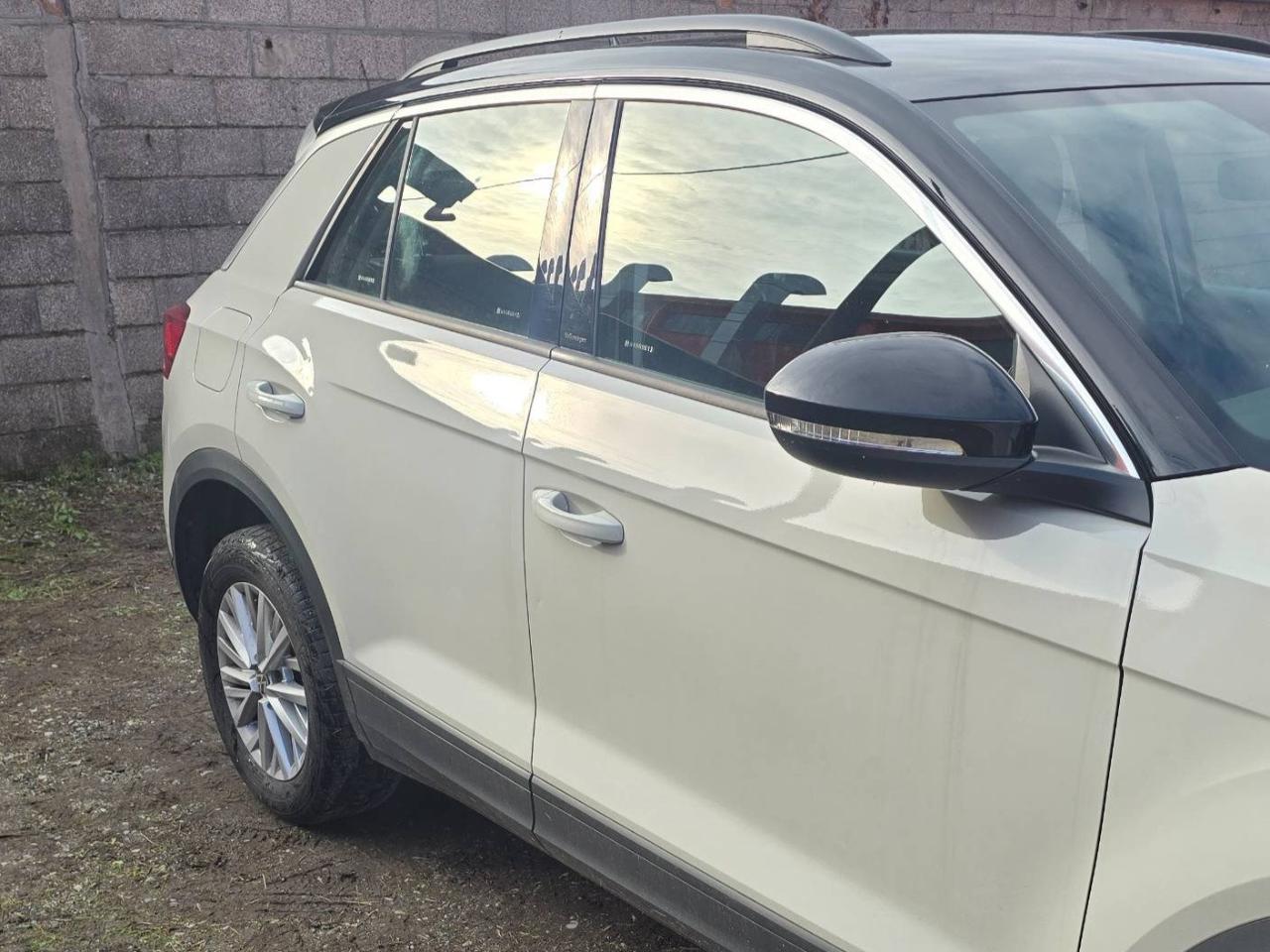 Volkswagen Volkswagen T-Roc usata 12