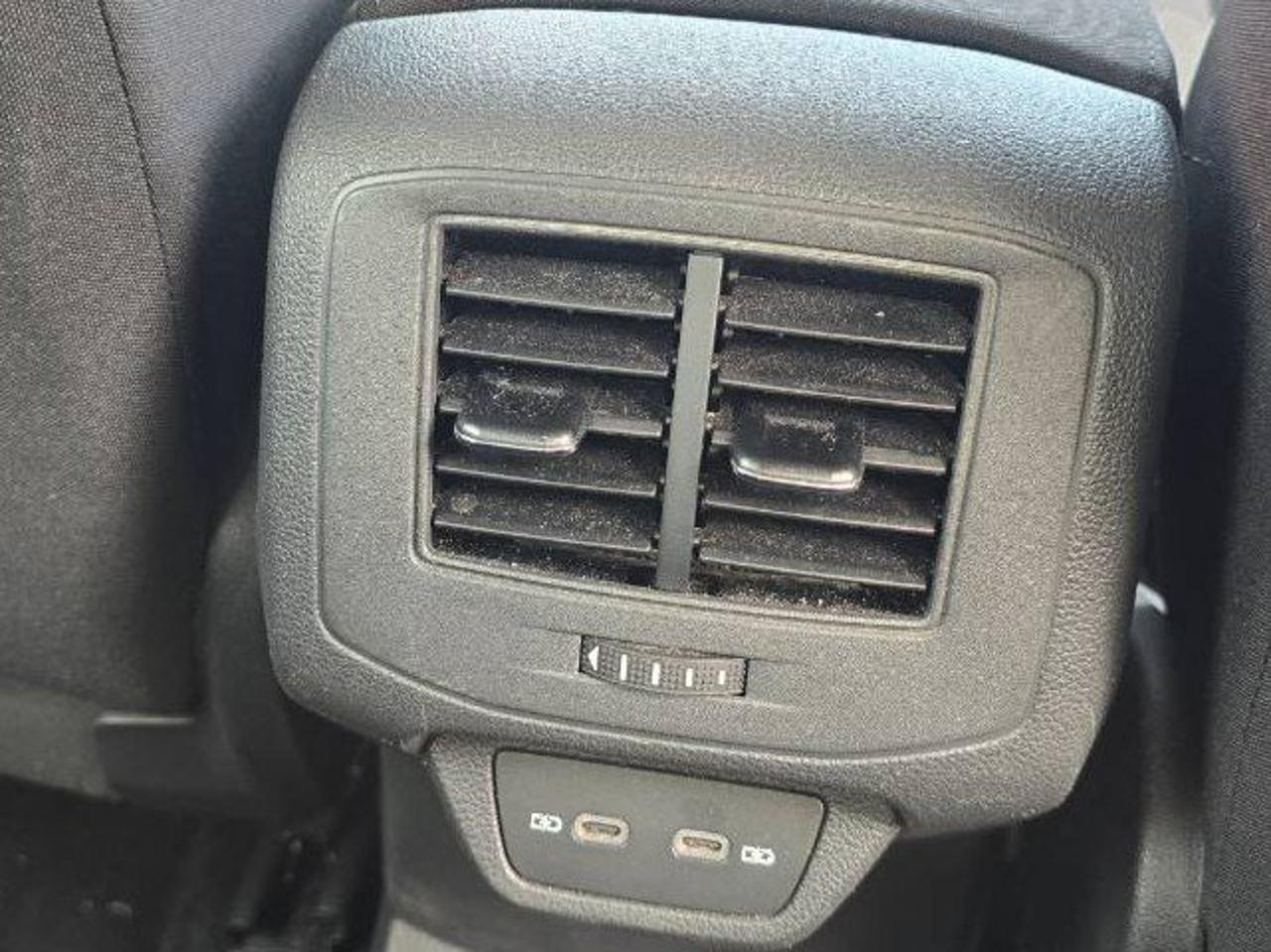 Volkswagen Volkswagen T-Roc usata 15