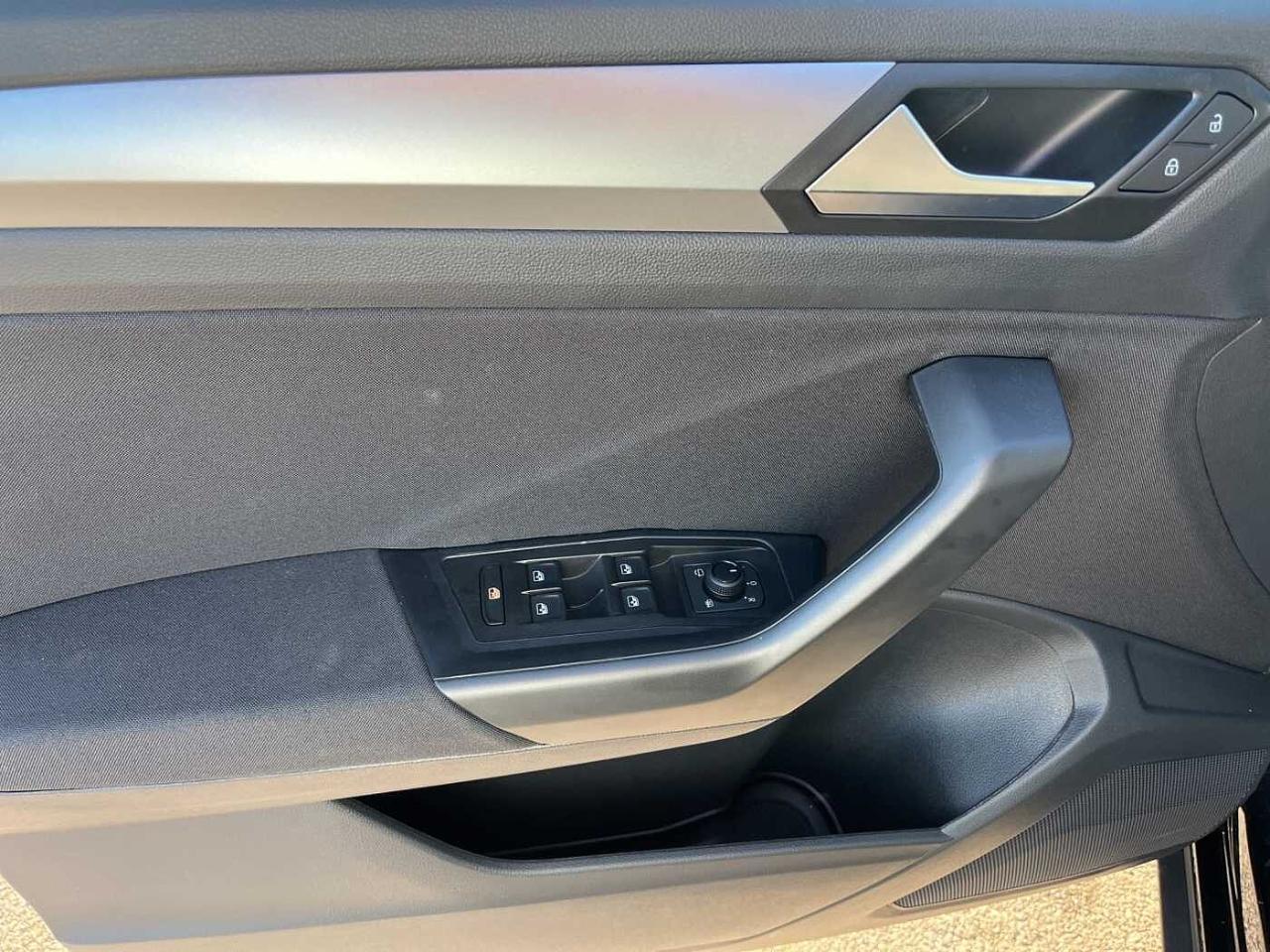 Volkswagen Volkswagen T-Roc usata 3