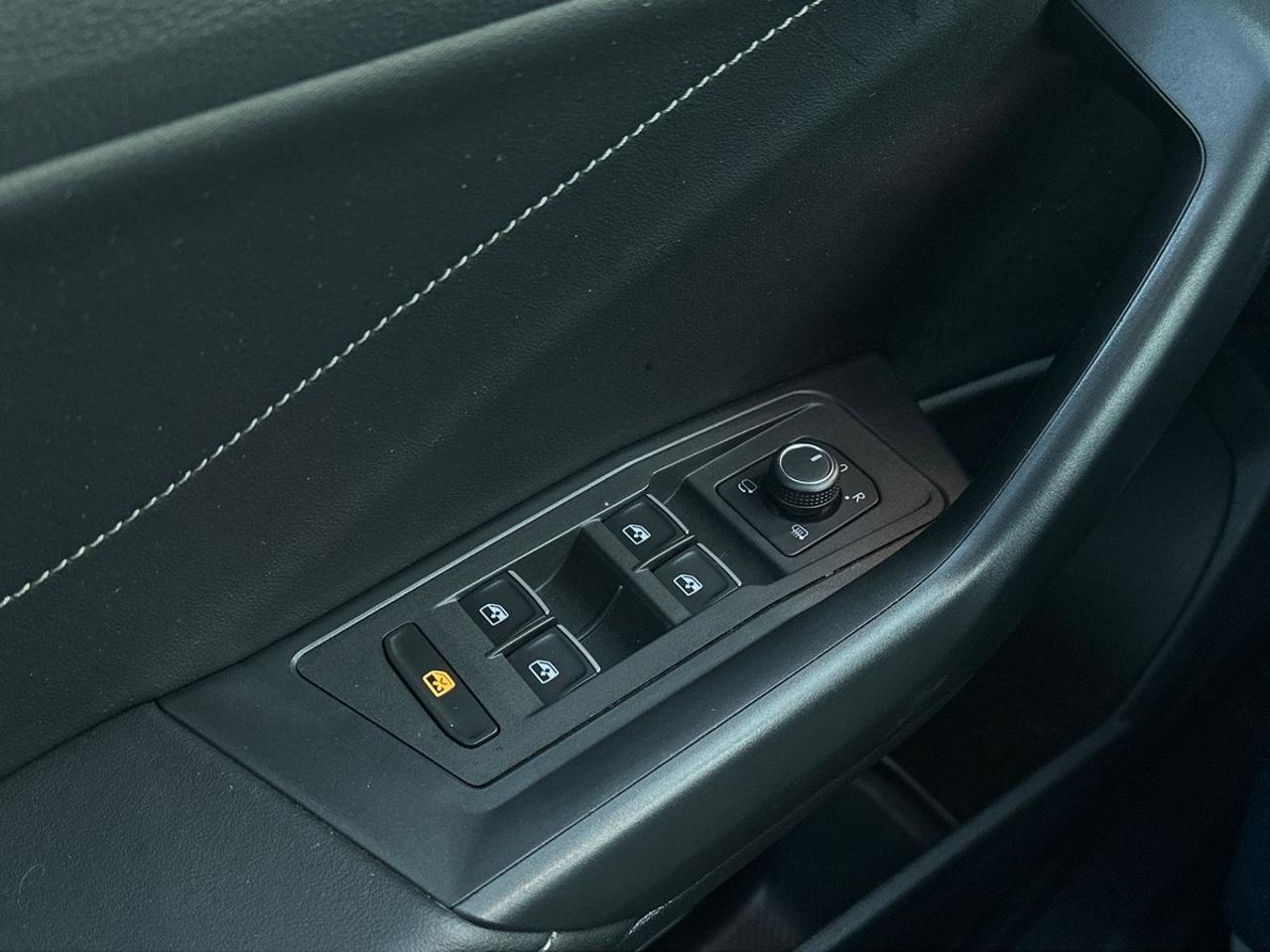 Volkswagen Volkswagen T-Roc usata 4