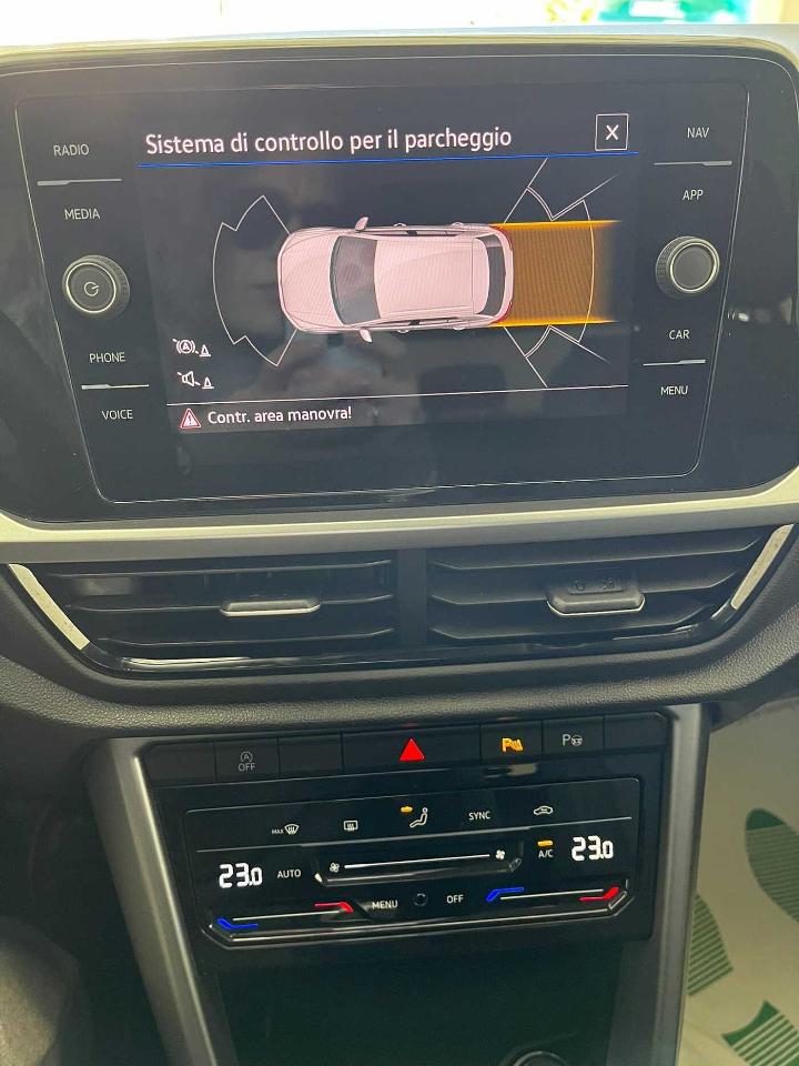 Volkswagen Volkswagen T-Roc usata 12