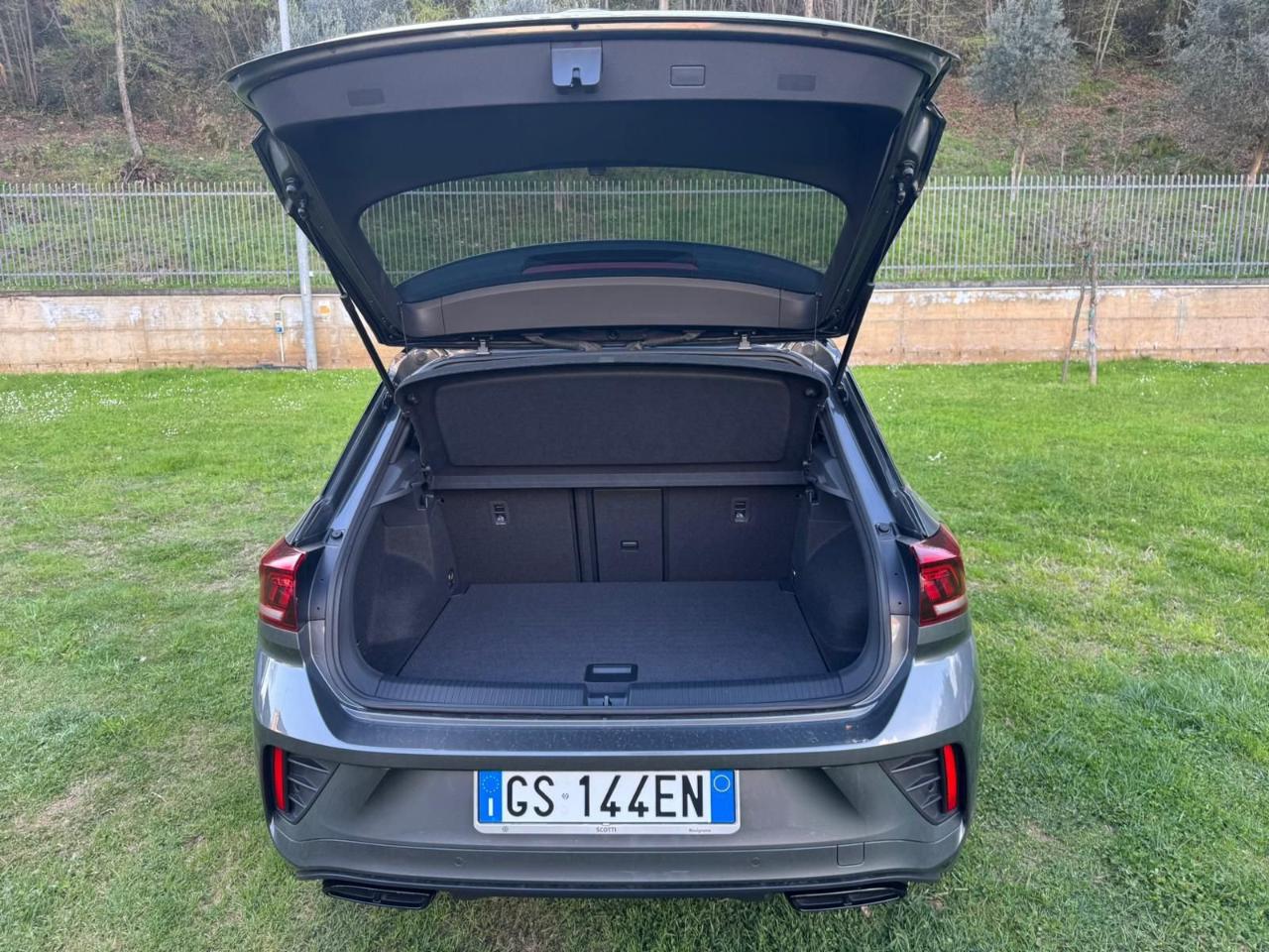 Volkswagen Volkswagen T-Roc usata 3