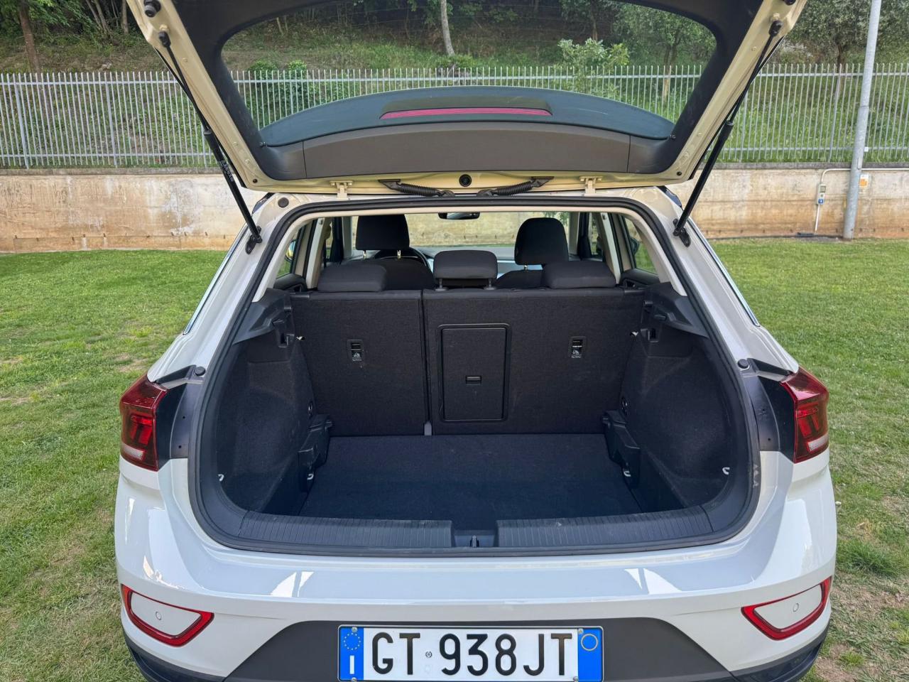 Volkswagen Volkswagen T-Roc usata 3