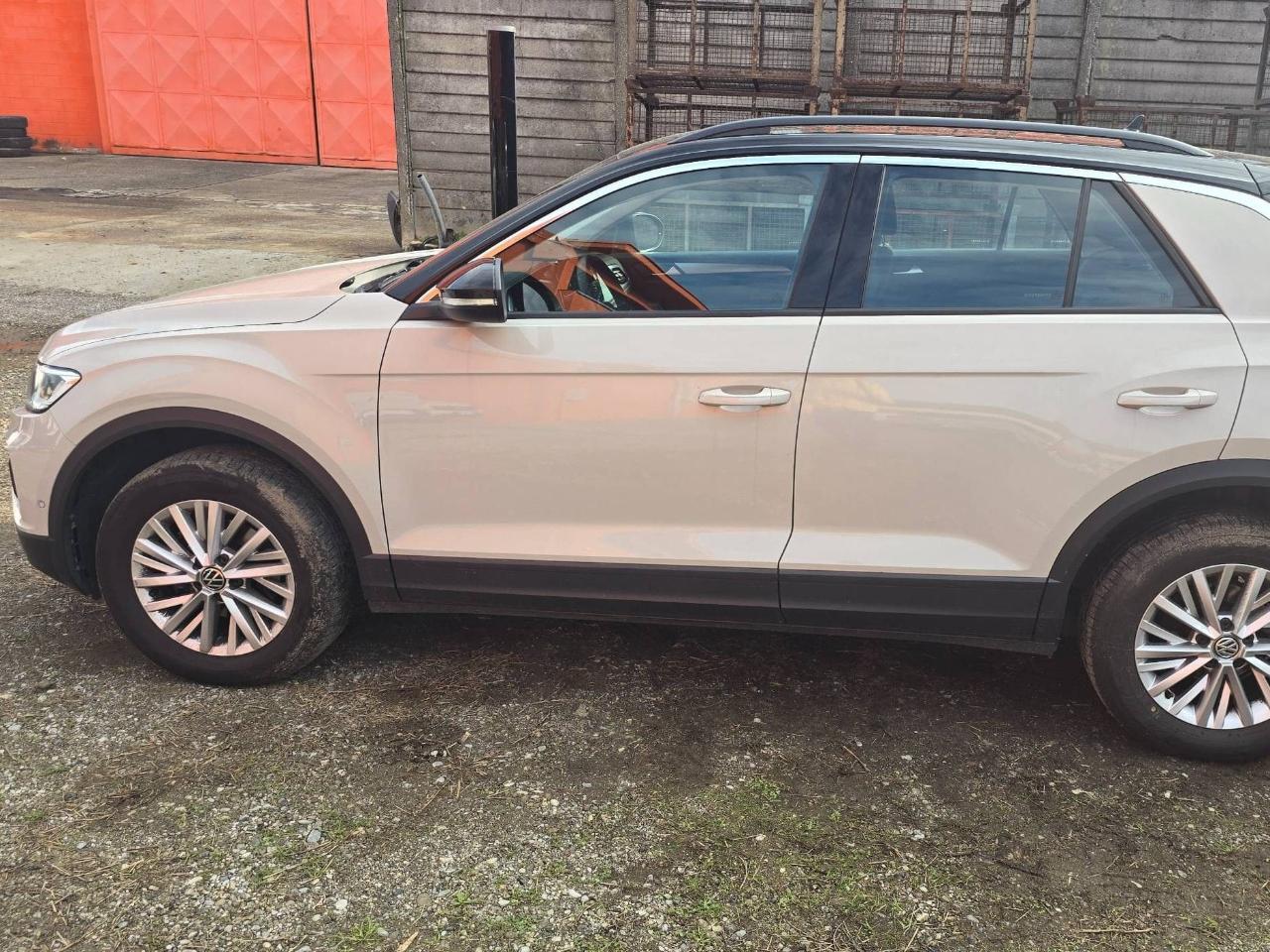 Volkswagen Volkswagen T-Roc usata 4