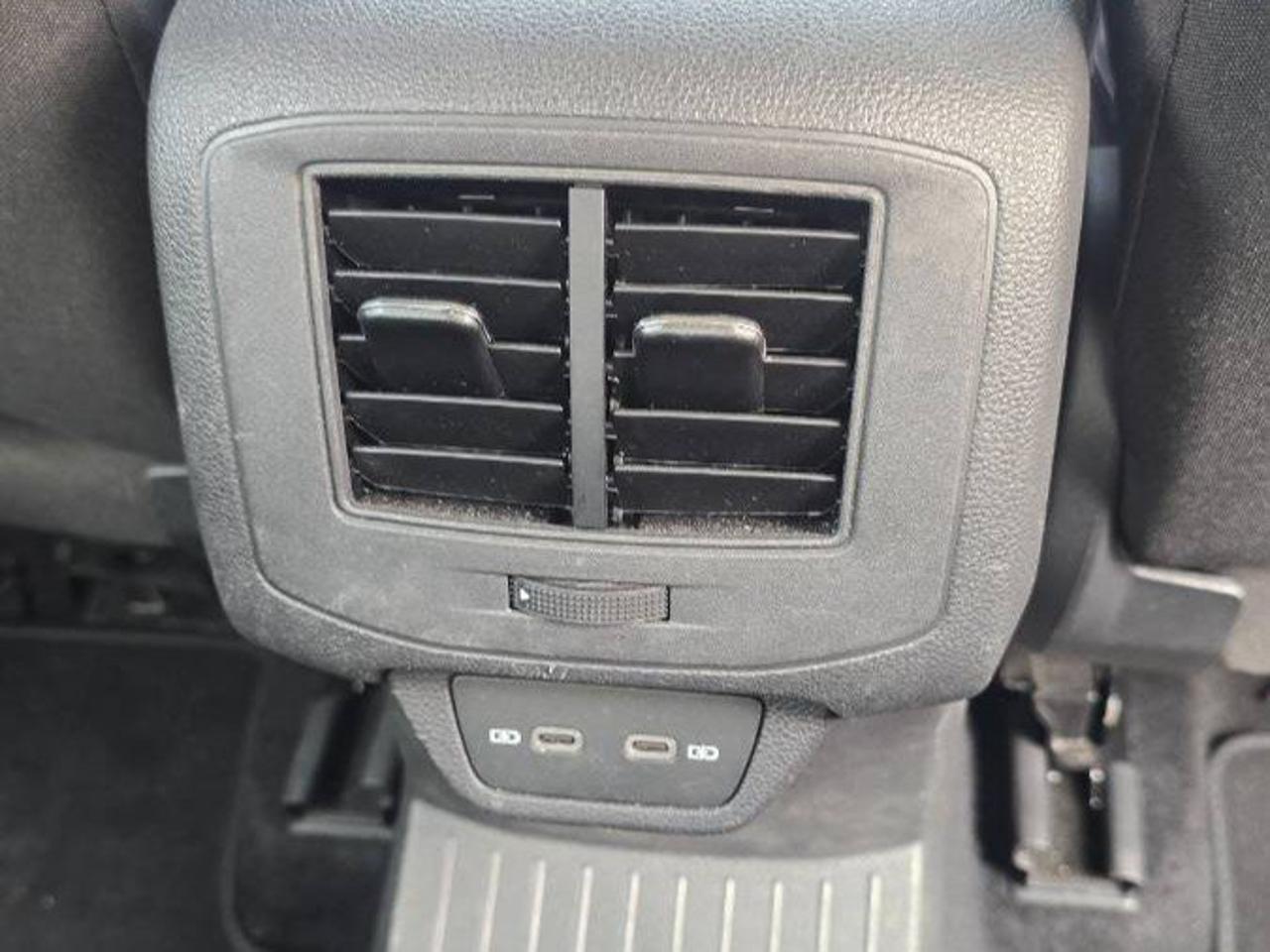 Volkswagen Volkswagen T-Roc usata 12