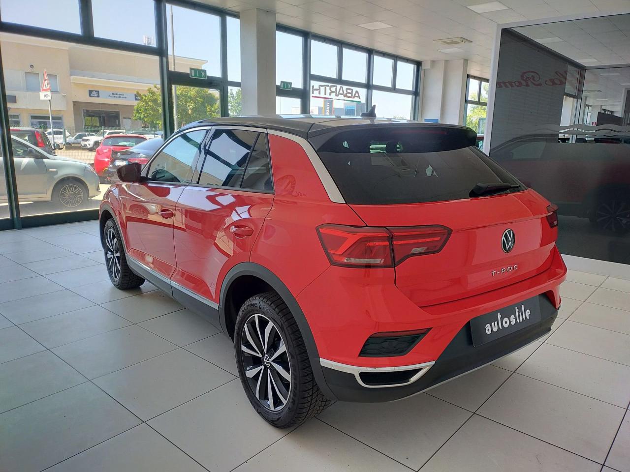 Volkswagen Volkswagen T-Roc usata 13
