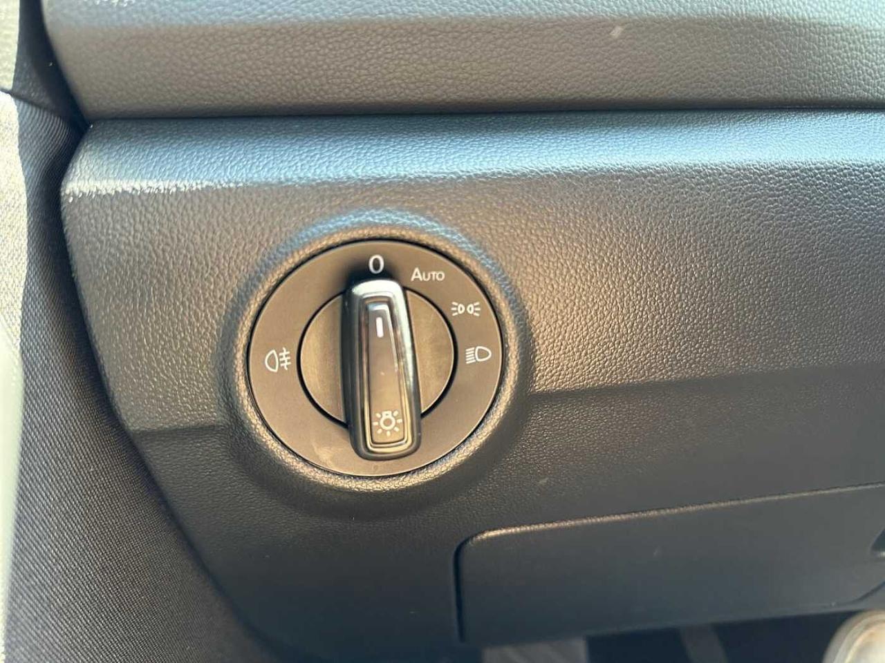 Volkswagen Volkswagen T-Roc usata 8