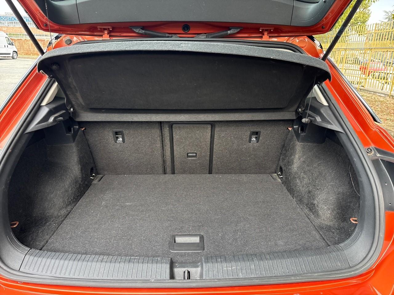 Volkswagen Volkswagen T-Roc usata 17