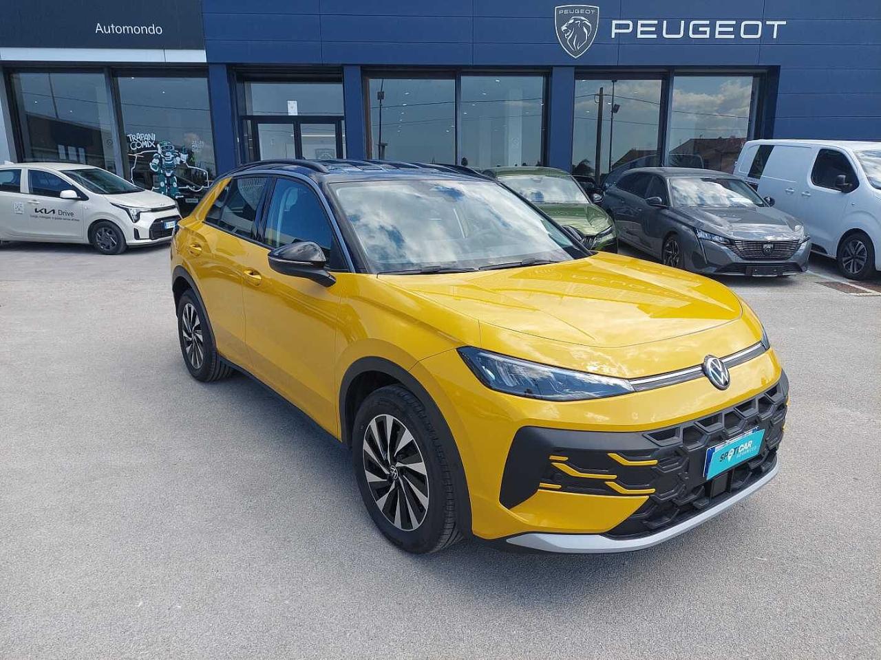 Volkswagen Volkswagen T-Roc T-ROC 1.5 eTSI ACT DSG Life KM 0