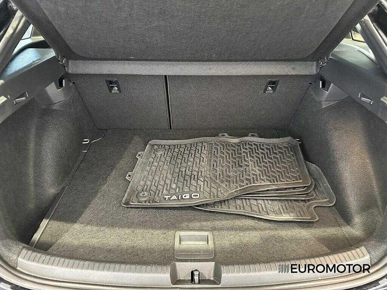 Volkswagen Volkswagen Taigo usata, con assistente di corsia