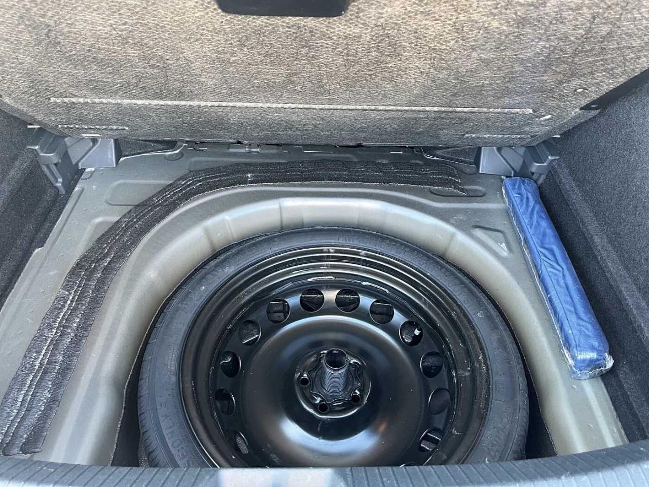 Volkswagen Volkswagen Taigo usata 12