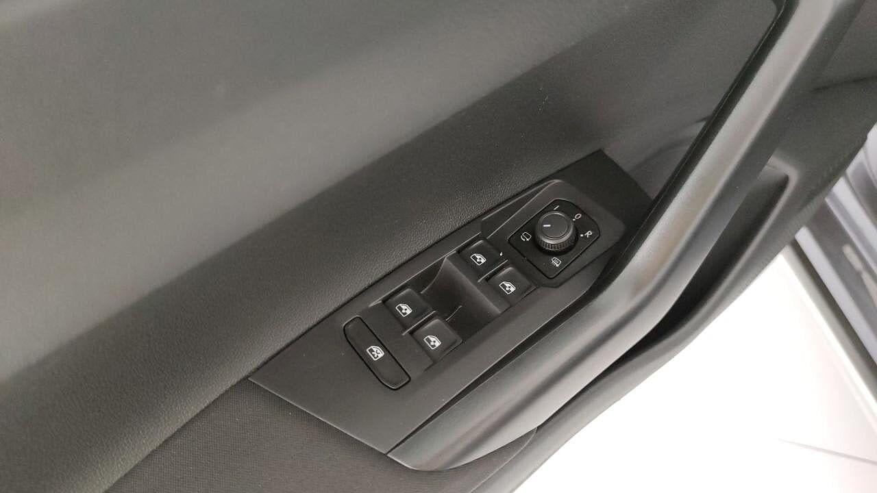 Volkswagen Volkswagen Taigo usata, con esp