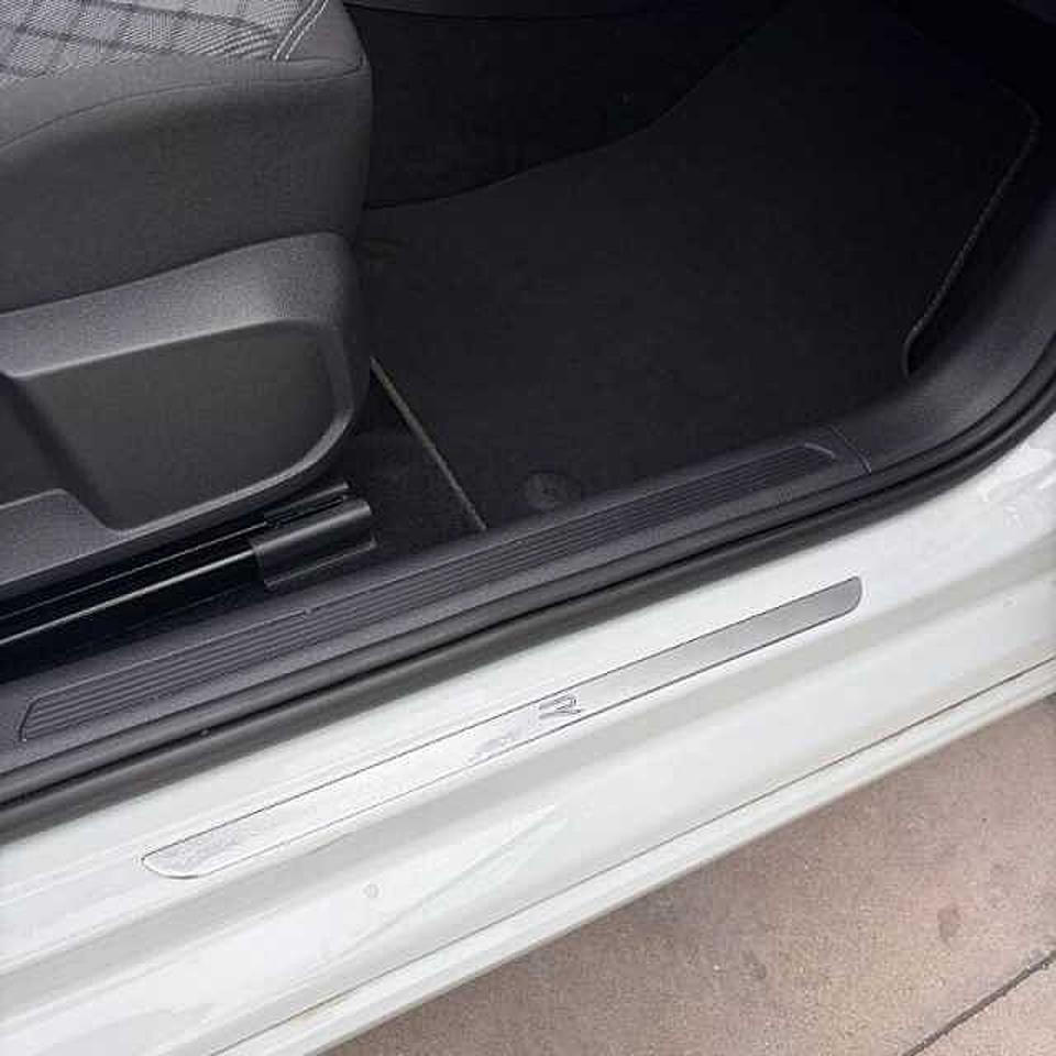 Volkswagen Volkswagen Taigo usata 12