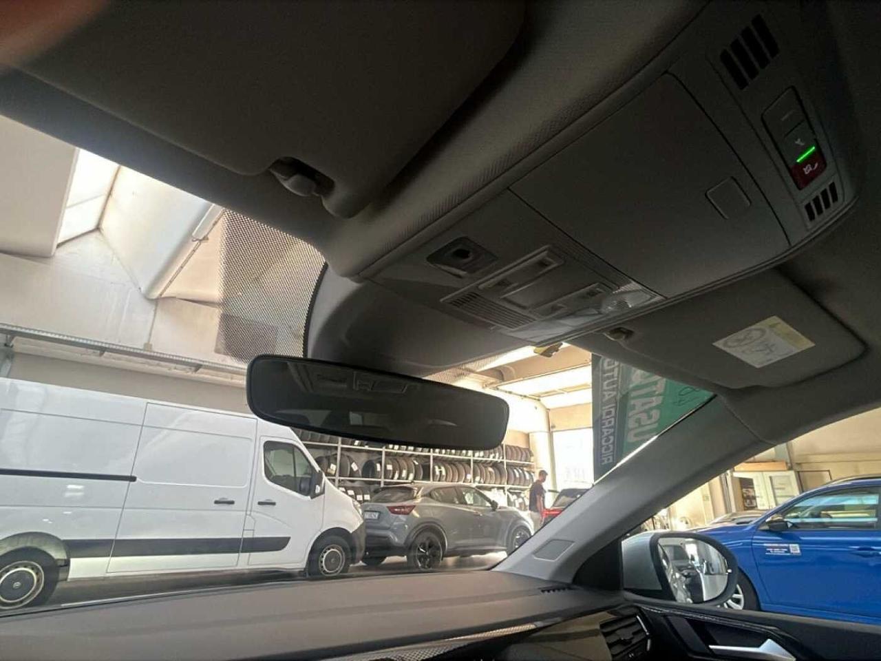 Volkswagen Volkswagen Taigo usata 17