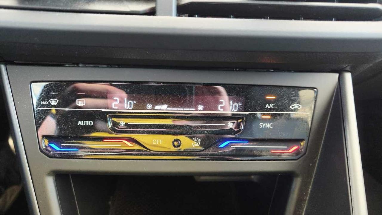 Volkswagen Volkswagen Taigo usata 16