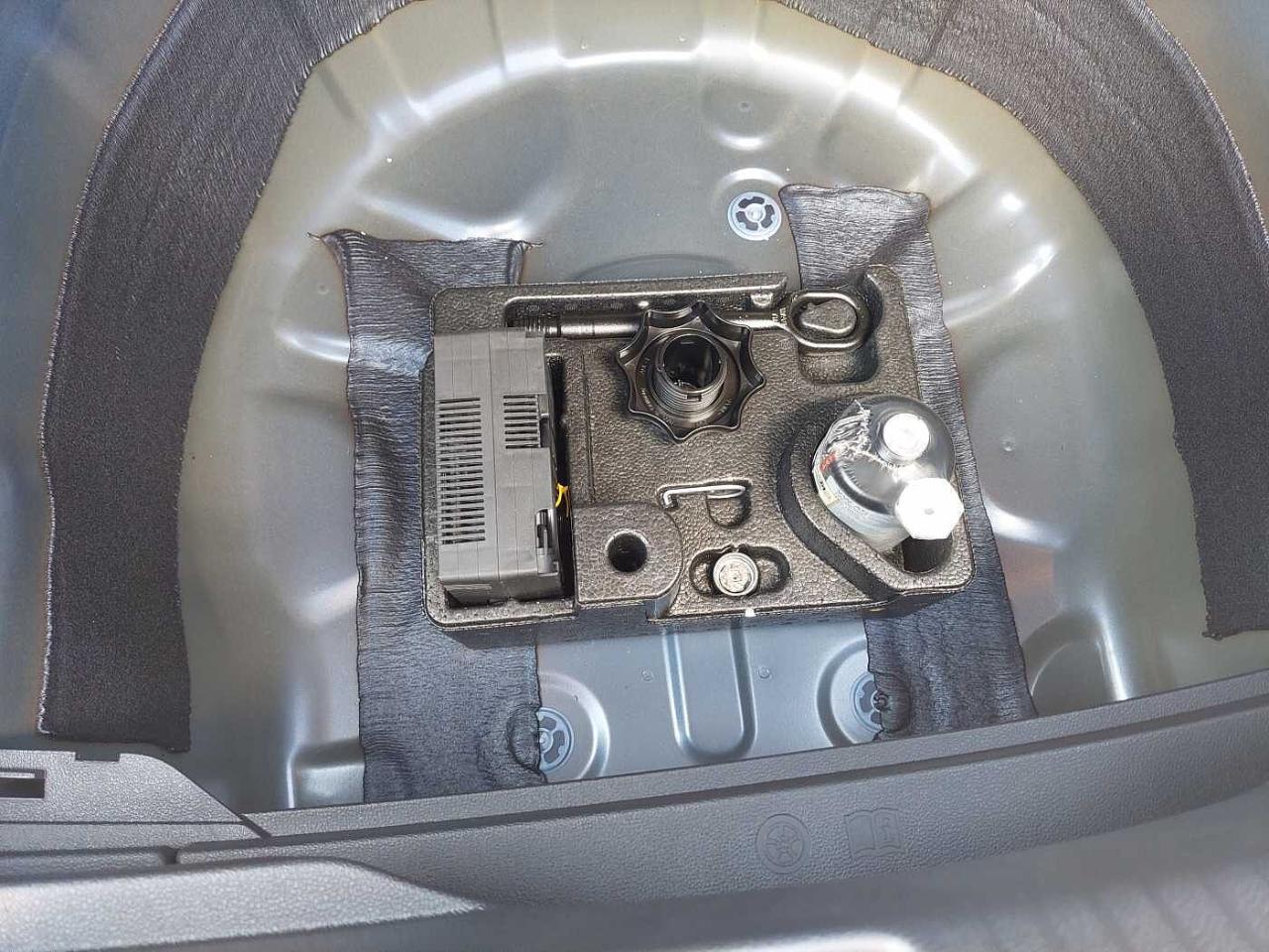 Volkswagen Volkswagen Taigo usata 8