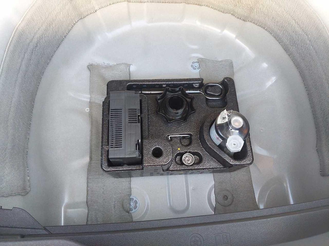 Volkswagen Volkswagen Taigo usata 9