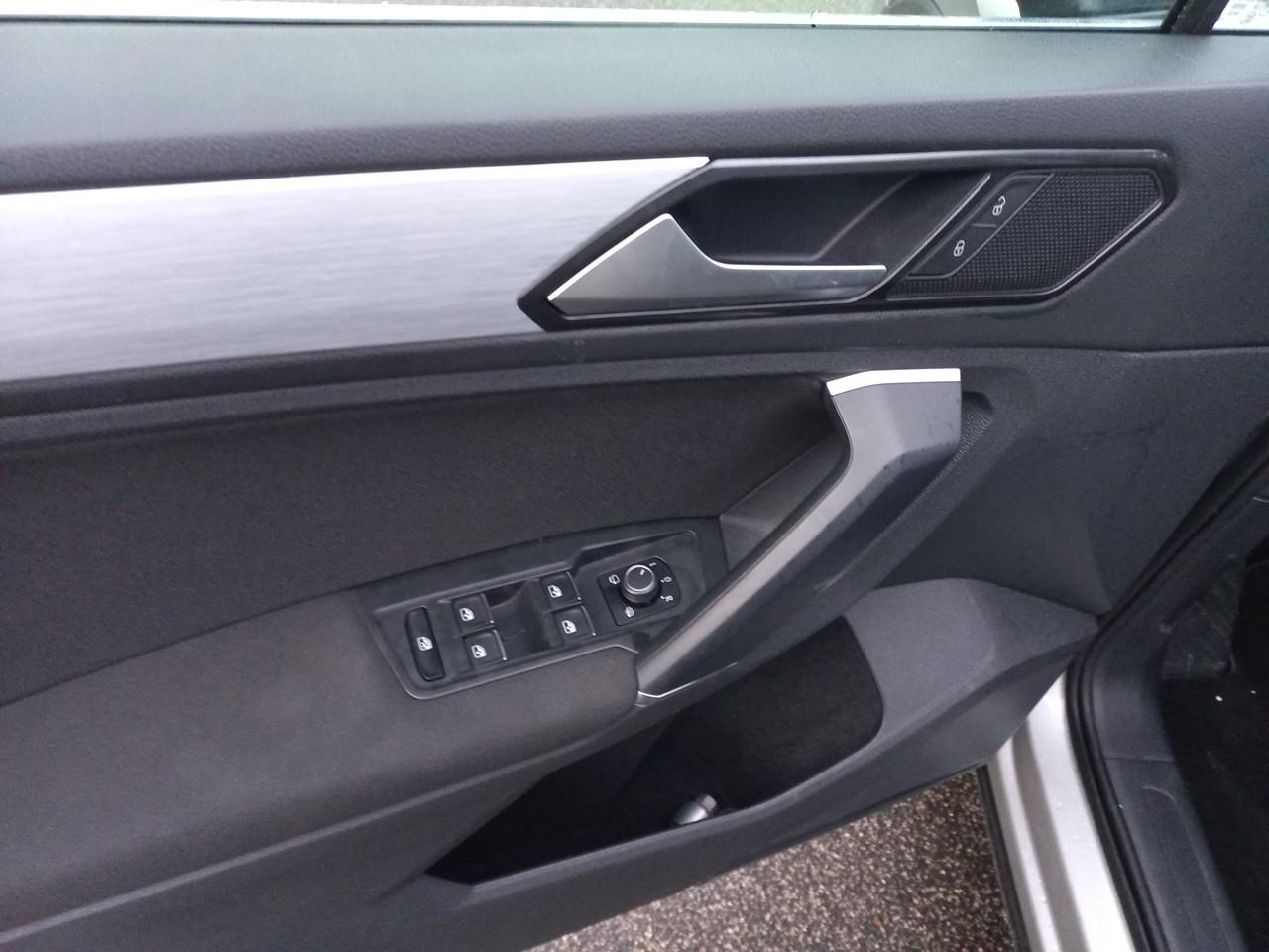 Volkswagen Volkswagen Tiguan usata, con 8,0 display multifunzionale touch screen e 1