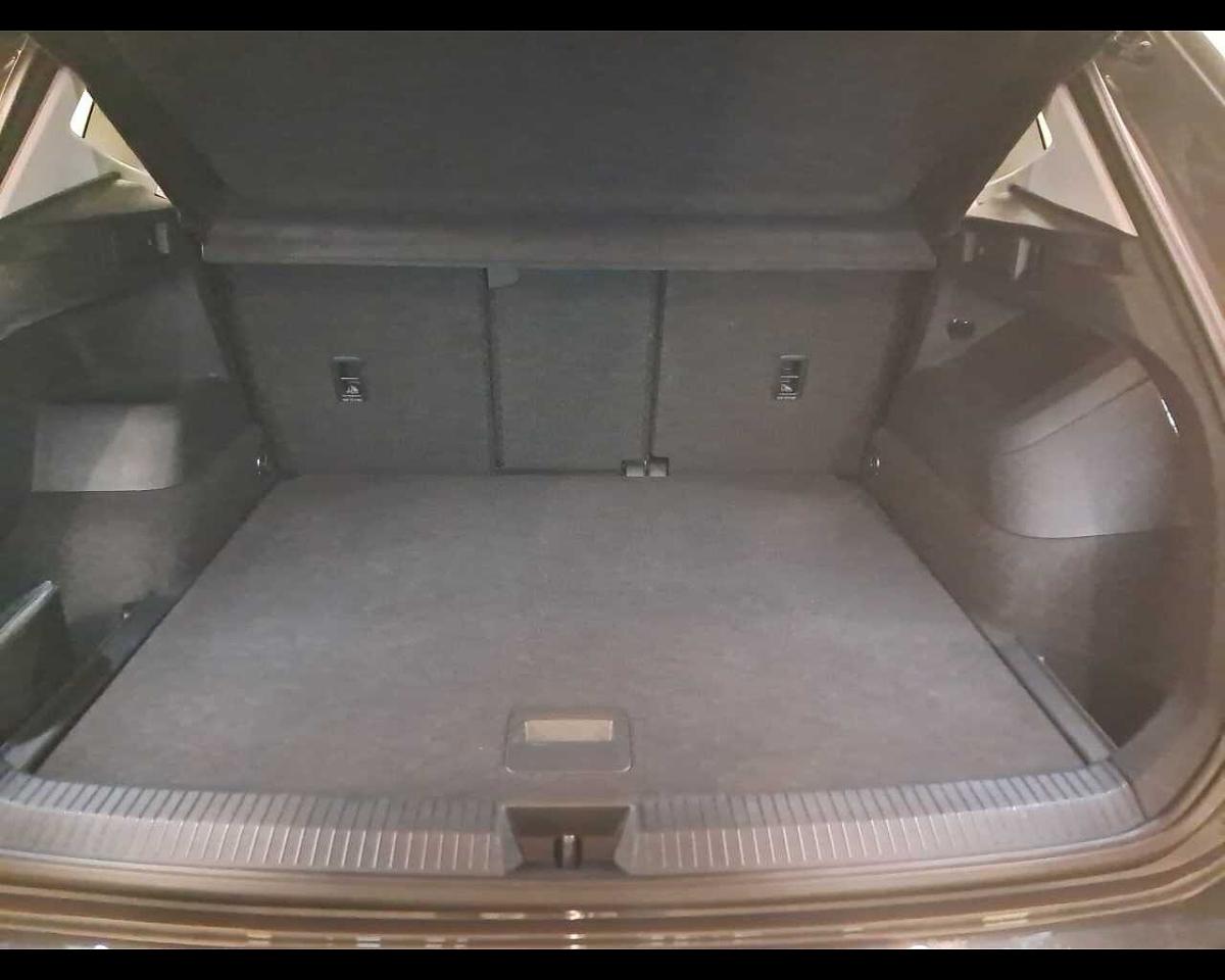 Volkswagen Volkswagen Tiguan usata, con fari adattivi