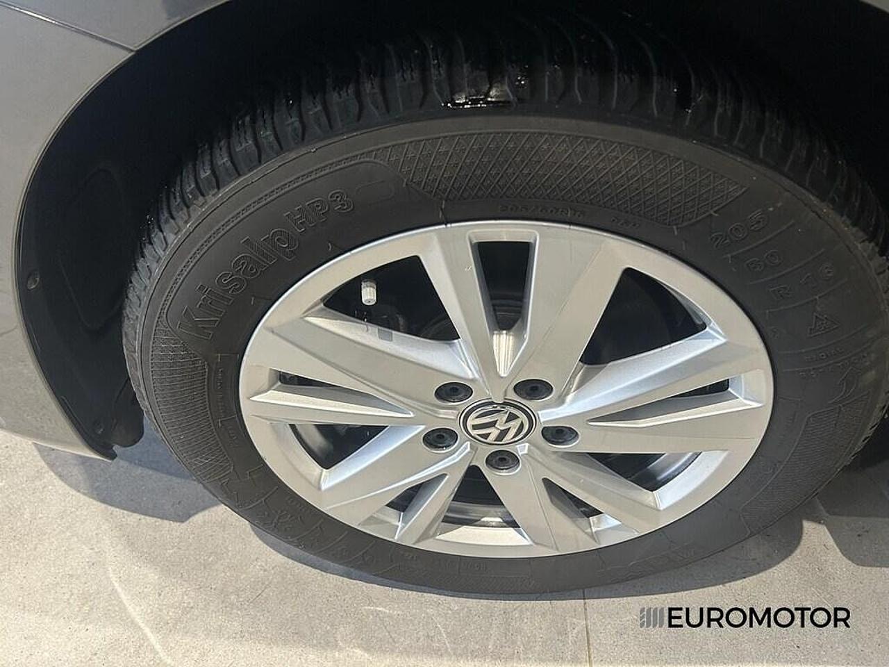 Volkswagen Volkswagen Touran usata, con 6x Airbag (fontali + laterali + testa)