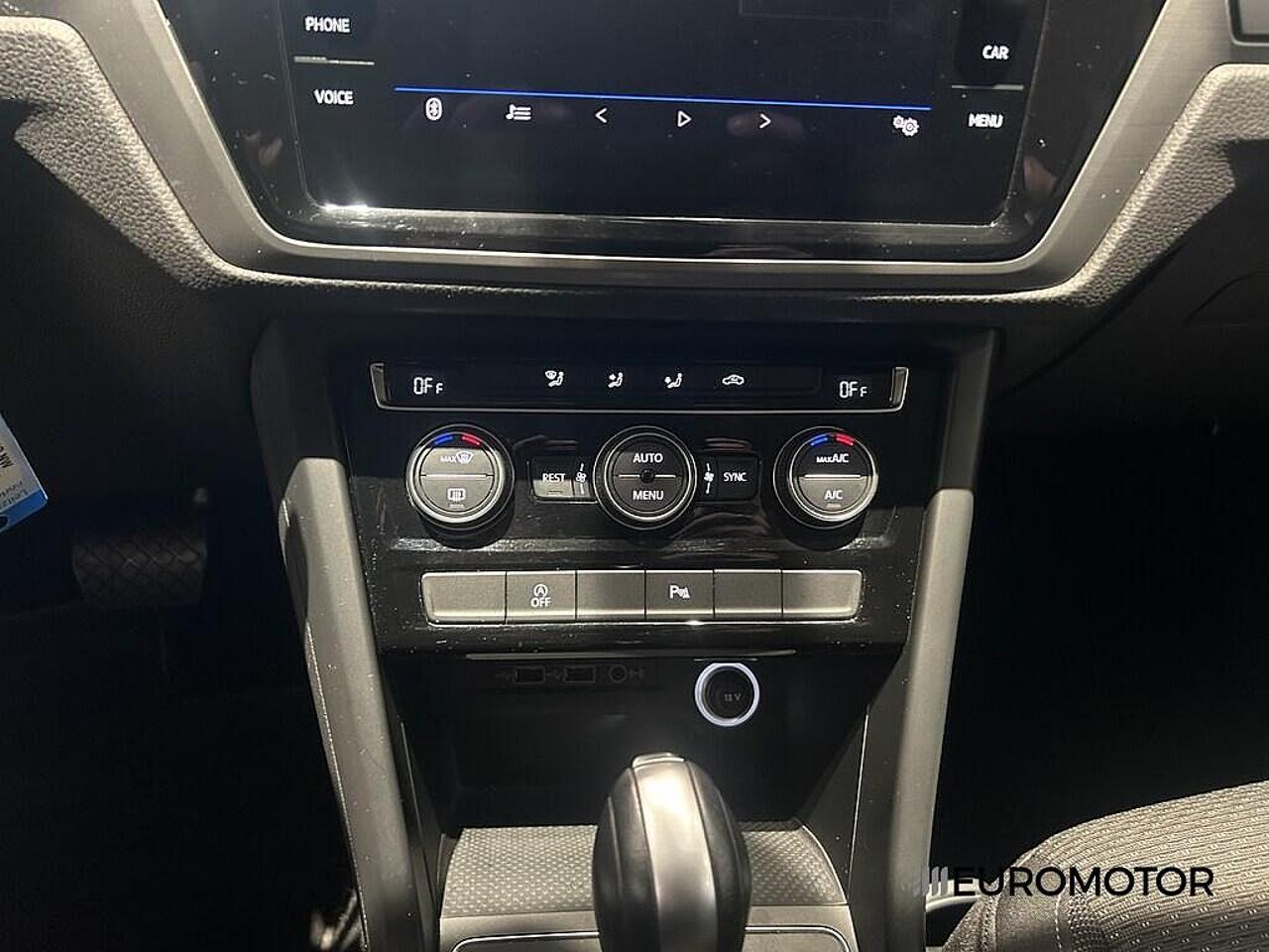 Volkswagen Volkswagen Touran usata, con interno grey