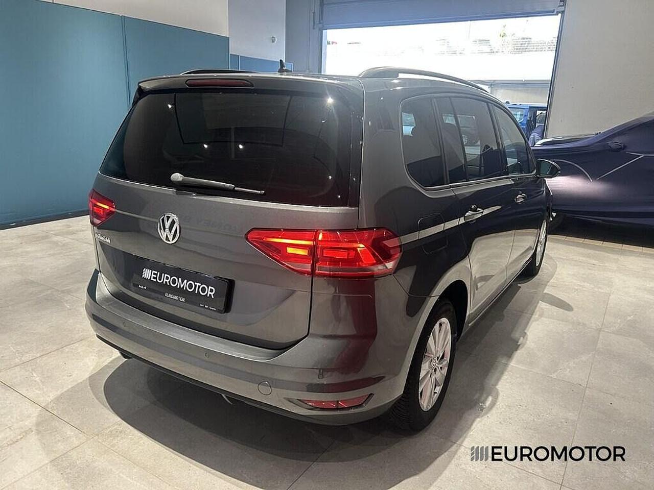 Volkswagen Volkswagen Touran usata, con touchscreen