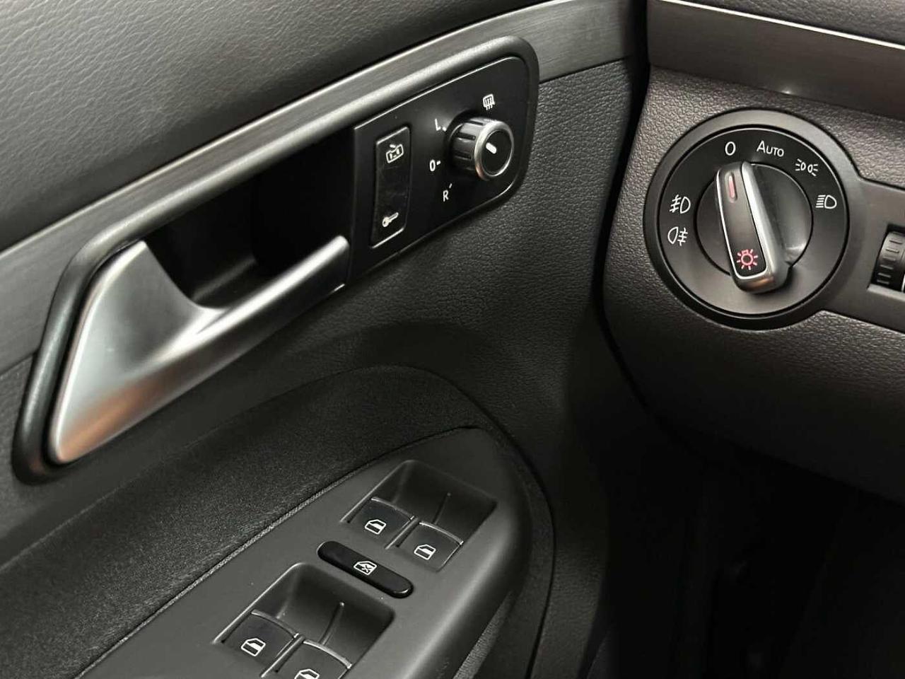Volkswagen Volkswagen Touran usata, con fari fendinebbia