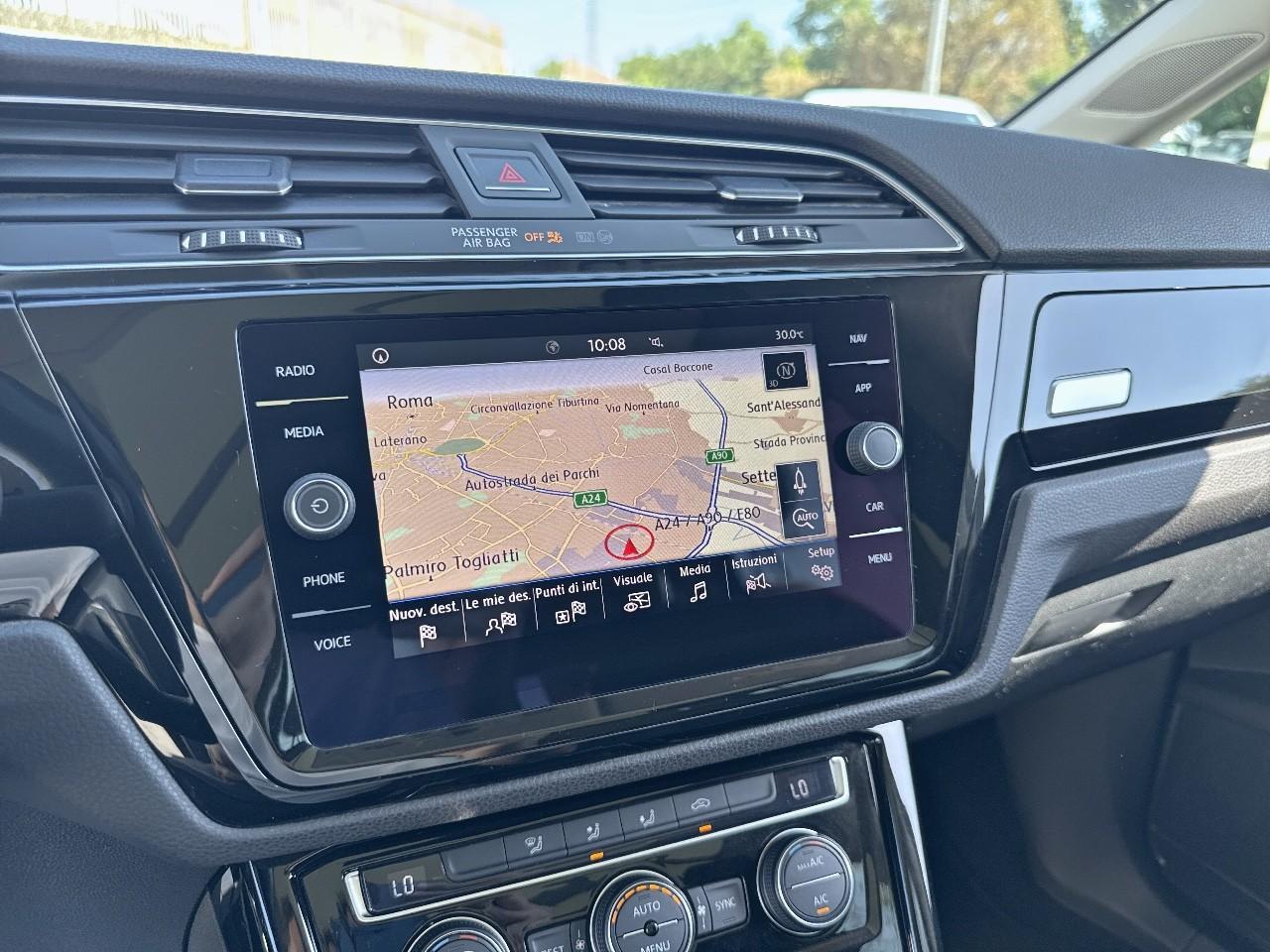 Volkswagen Volkswagen Touran usata, con 8,0 display multifunzionale touch screen e 1