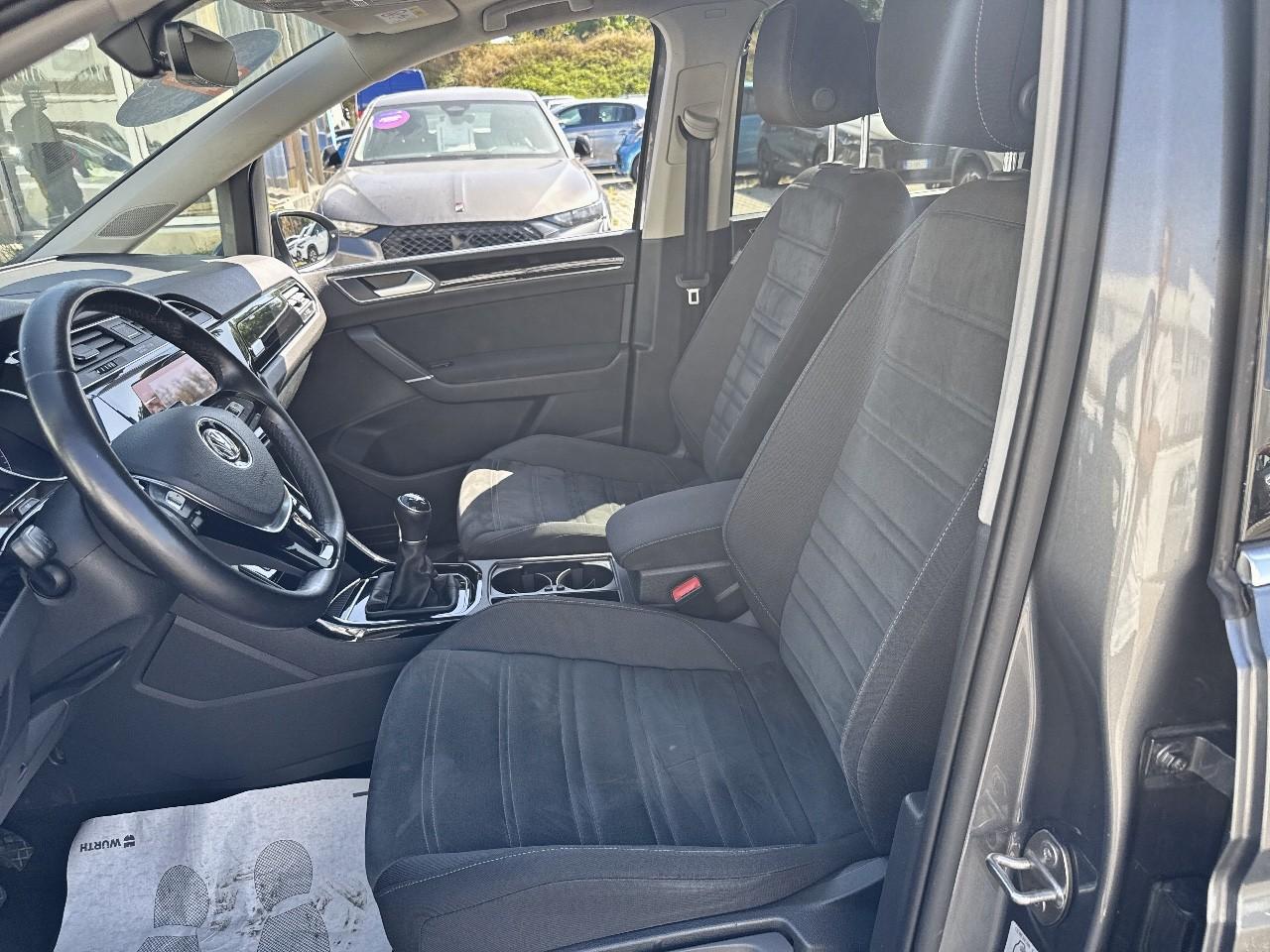 Volkswagen Volkswagen Touran usata, con cofano attivo protezione pedoni