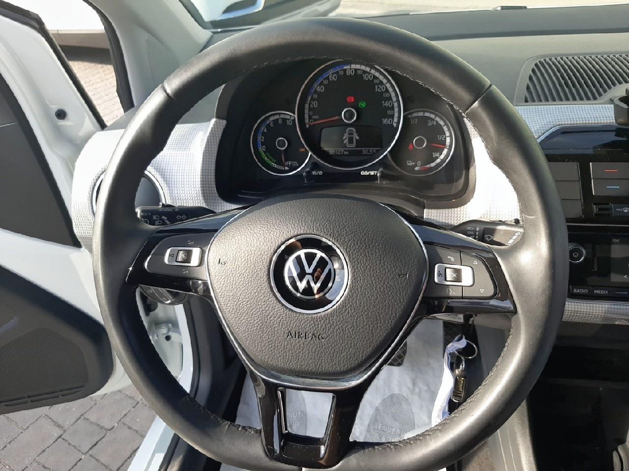 Volkswagen Volkswagen Up usata, con autoradio