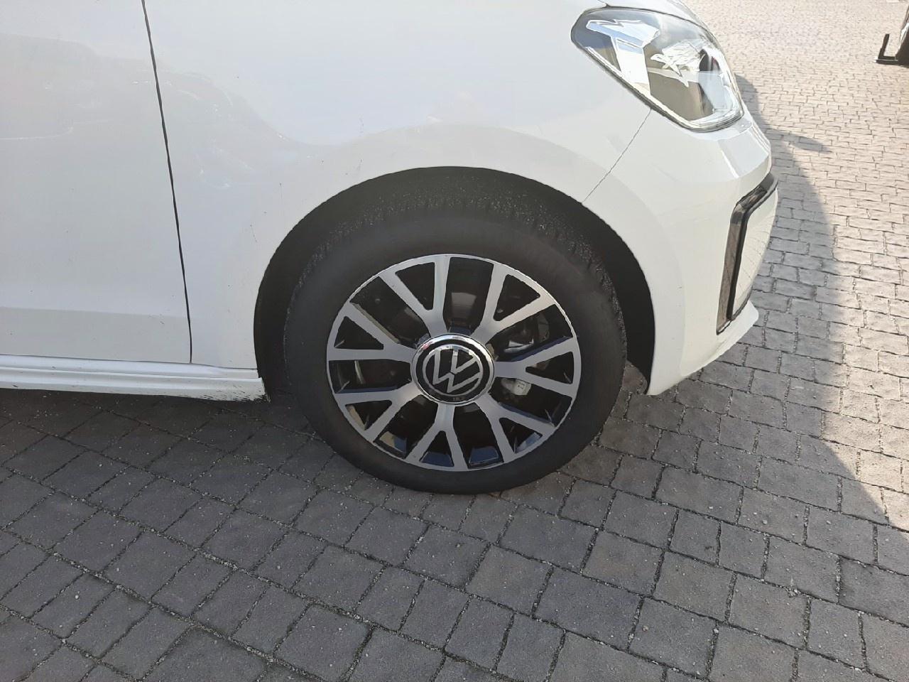 Volkswagen Volkswagen Up usata 16
