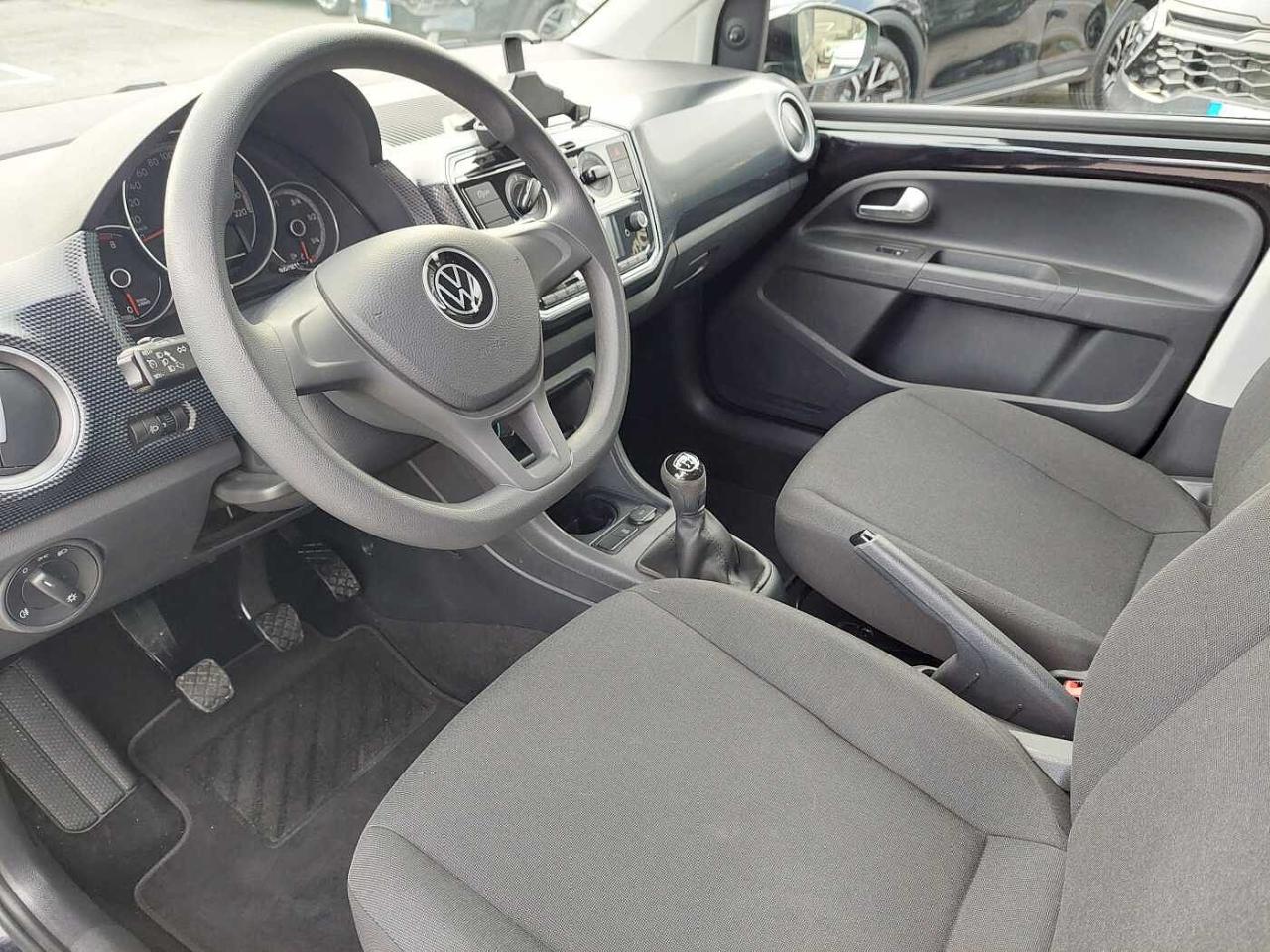 Volkswagen Volkswagen Up usata, con 5 porte
