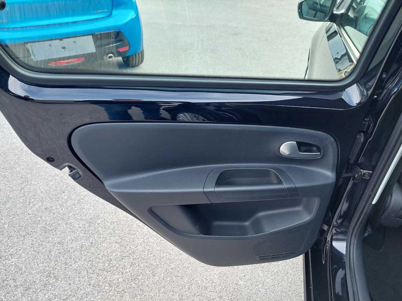 Volkswagen Volkswagen Up usata, con 5000