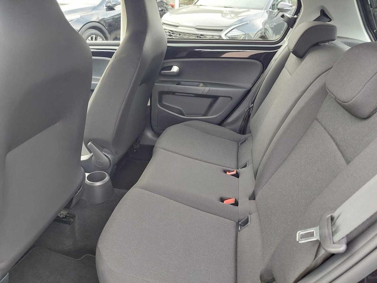 Volkswagen Volkswagen Up usata, con 6x Airbag (fontali + laterali + testa)