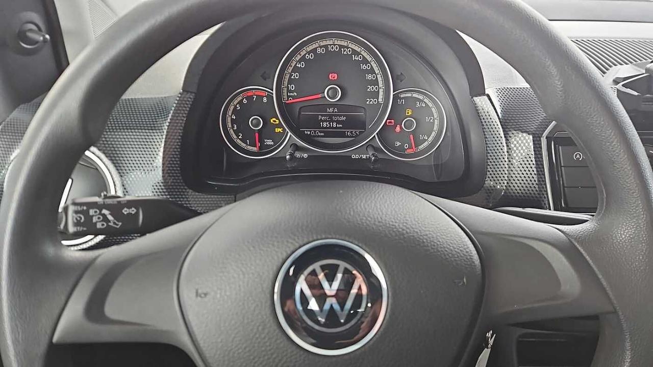 Volkswagen Volkswagen Up usata, con assistente di corsia