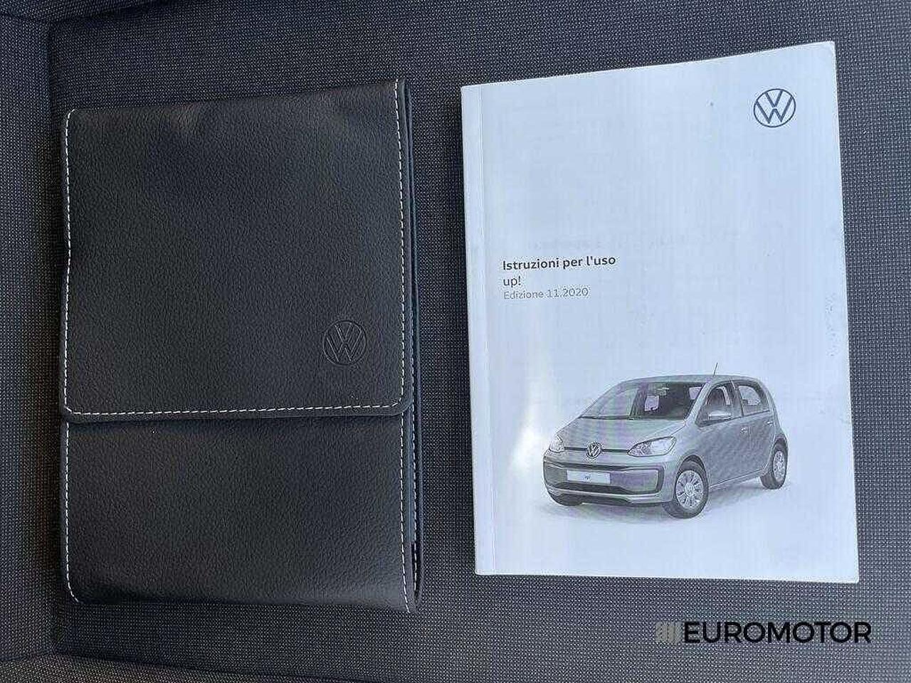 Volkswagen Volkswagen Up usata, con interno black