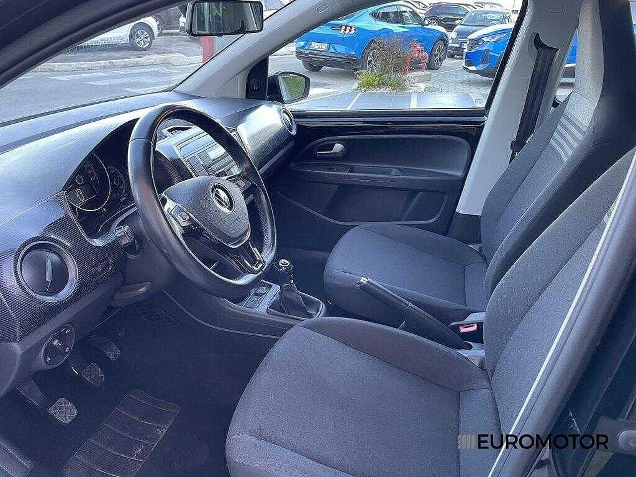 Volkswagen Volkswagen Up usata, con vetri elettrici
