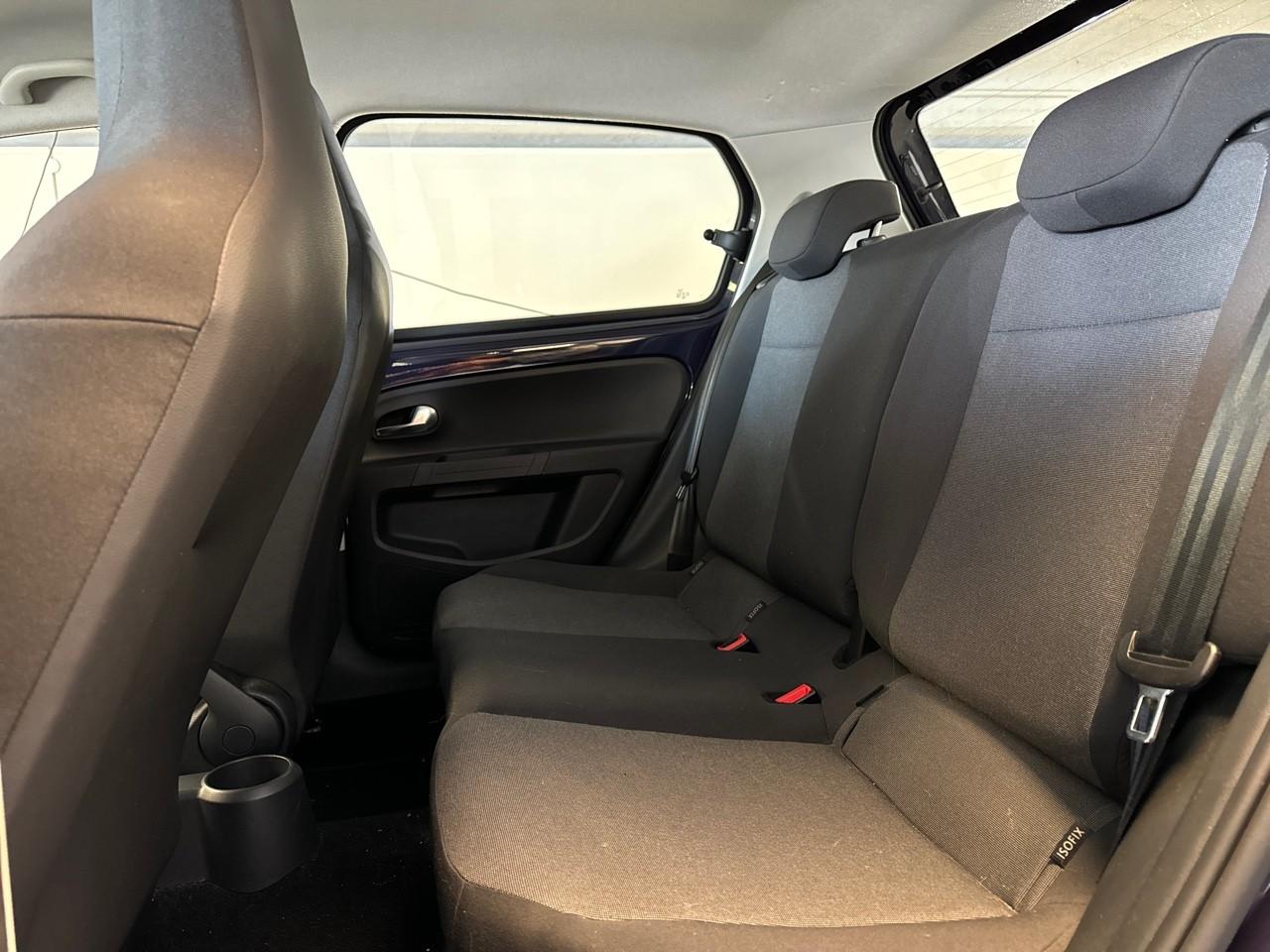 Volkswagen Volkswagen Up usata, con 2 poggiatesta sedili ant., 2 poggiatesta sedili post. , con reg. in altezza