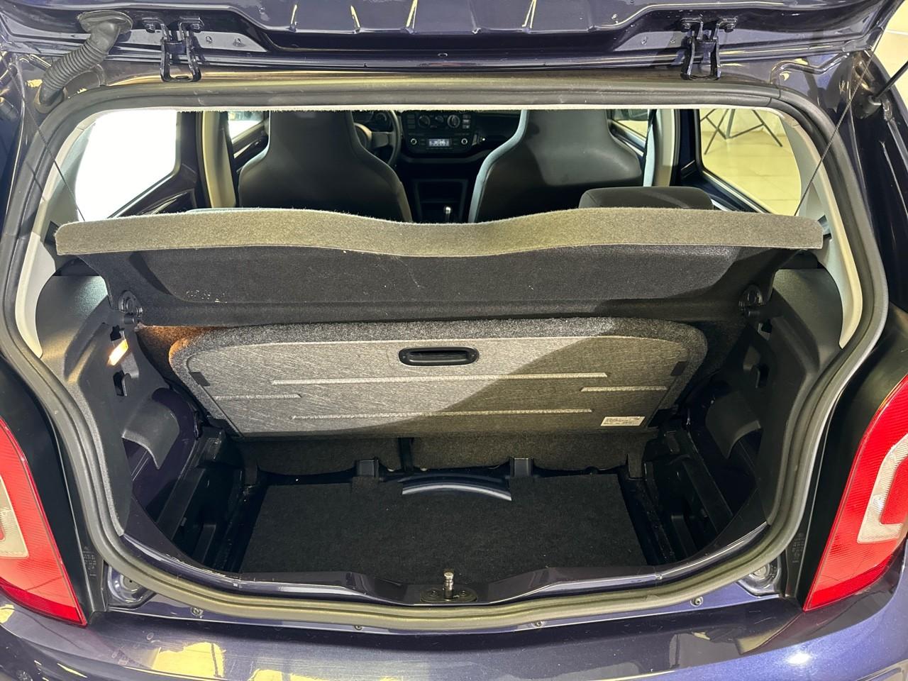 Volkswagen Volkswagen Up usata, con climatizzatore