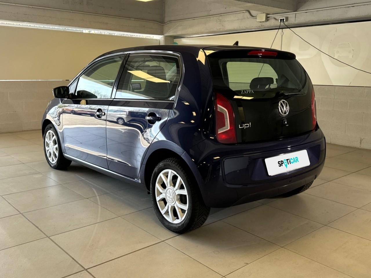 Volkswagen Volkswagen Up usata, con comando luci manuale