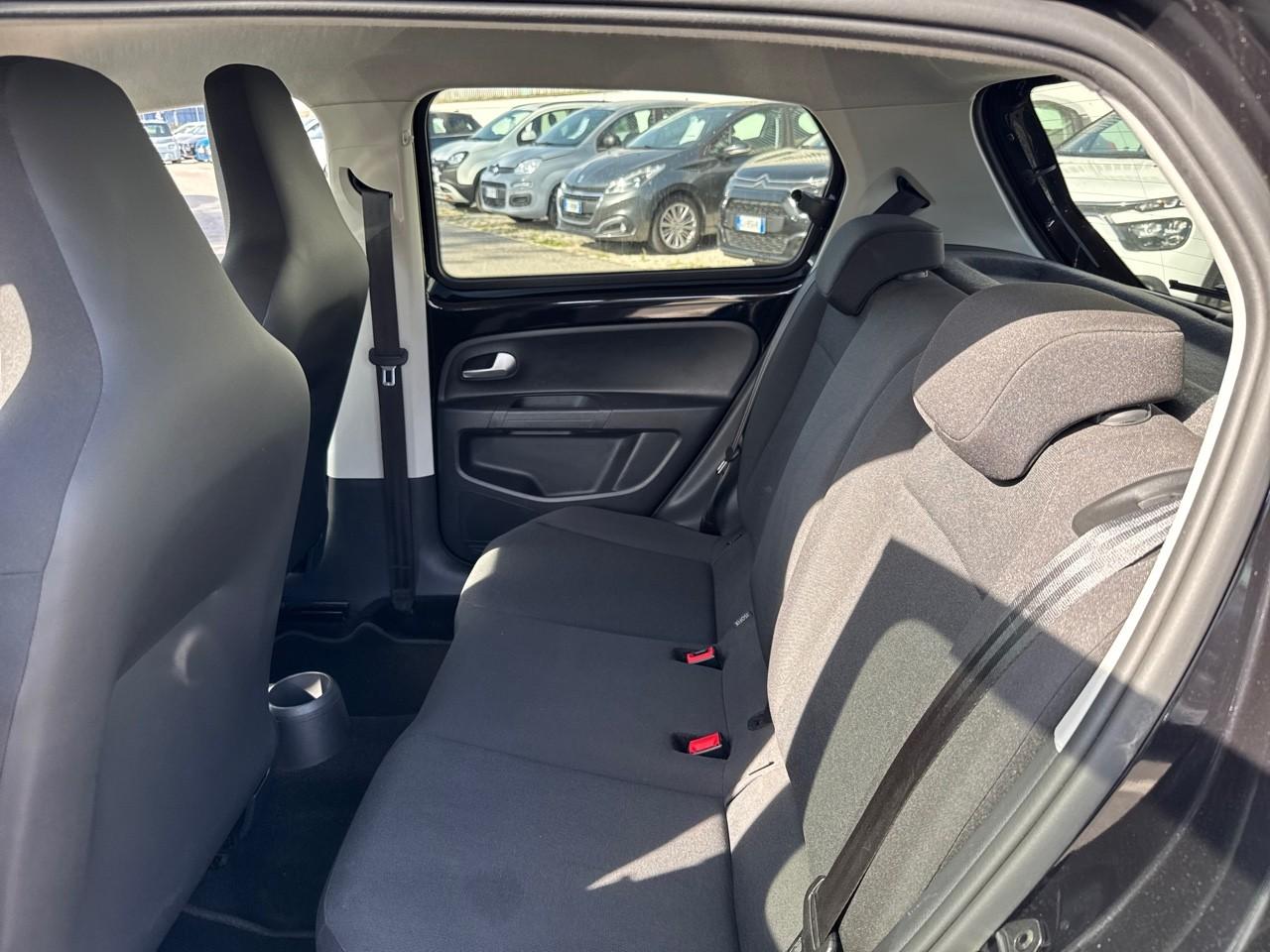 Volkswagen Volkswagen Up usata, con 2 freni a disco con 2 dischi ventilati