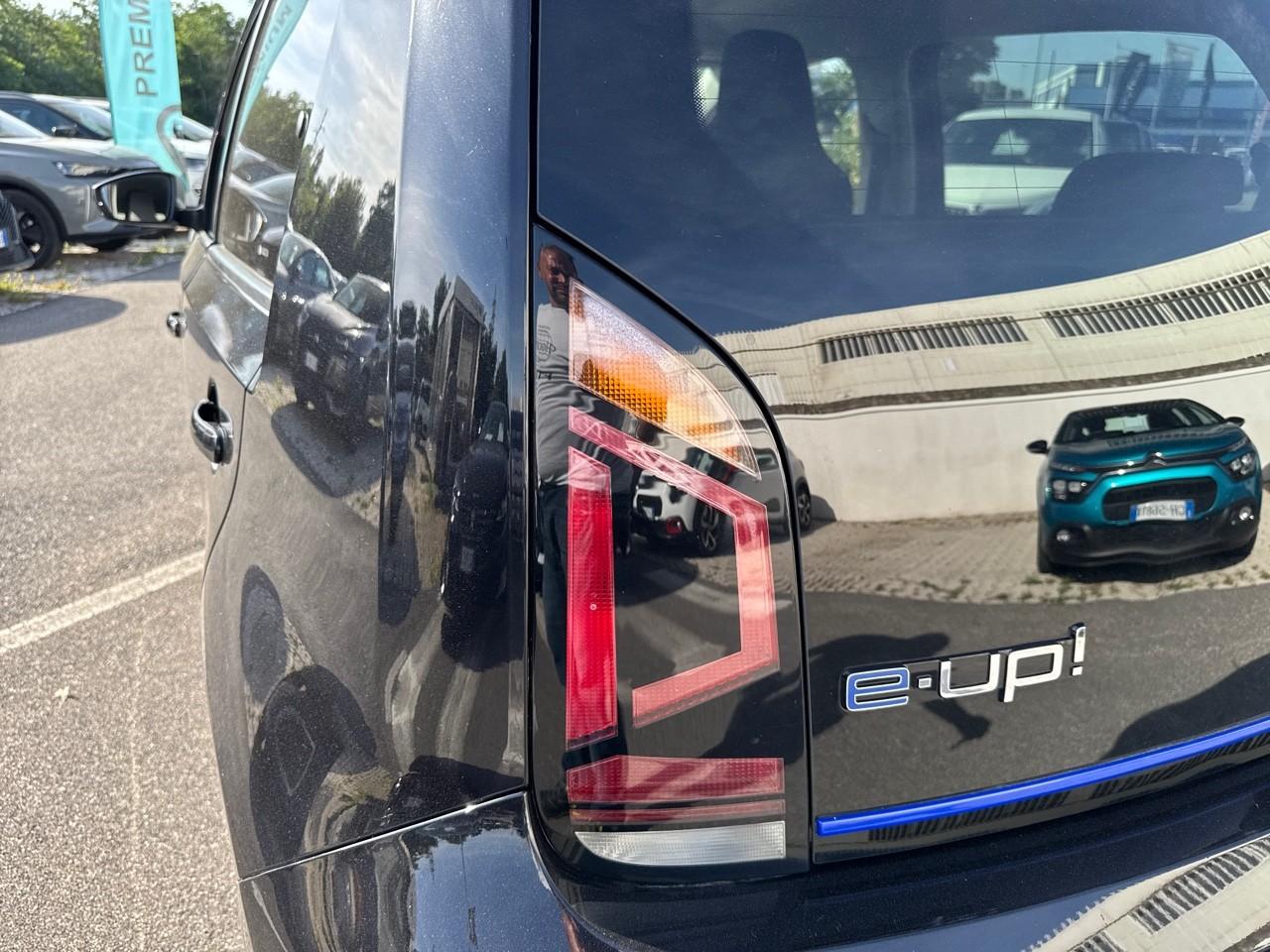 Volkswagen Volkswagen Up usata, con chiusura centralizzata a distanza