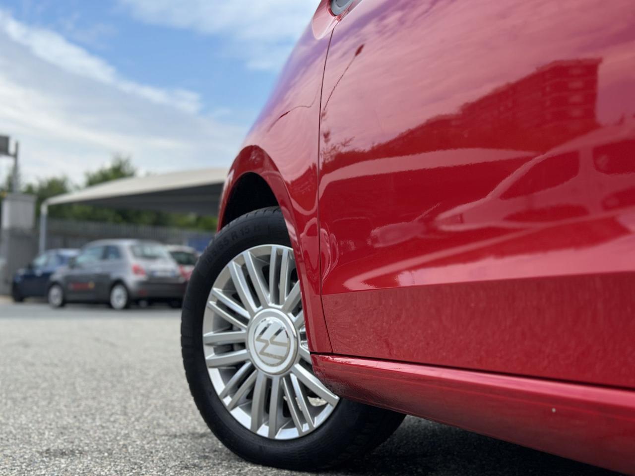 Volkswagen Volkswagen Up usata, con alzacristalli elettrici