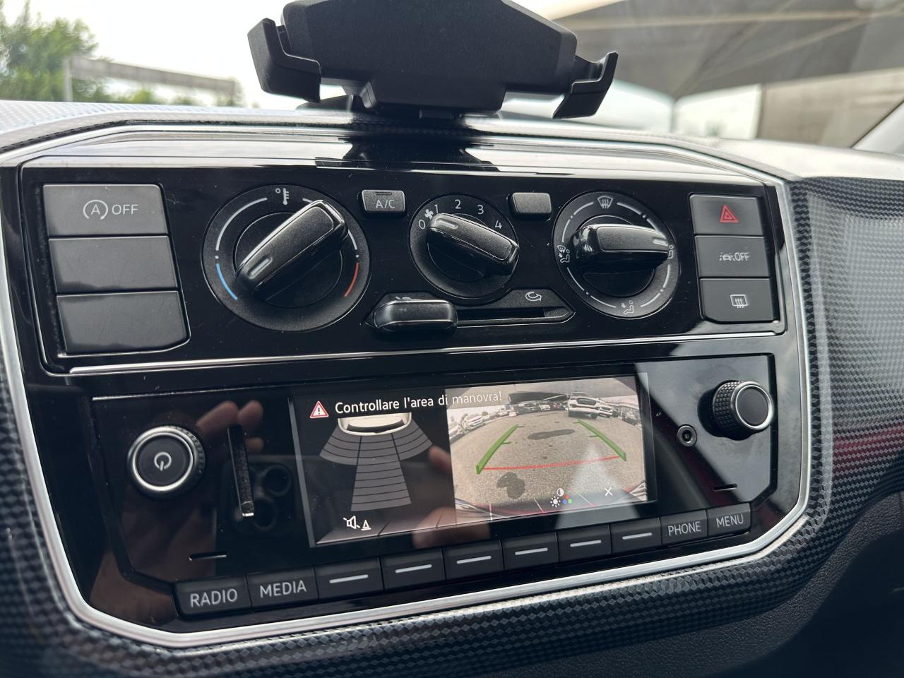 Volkswagen Volkswagen Up usata 12