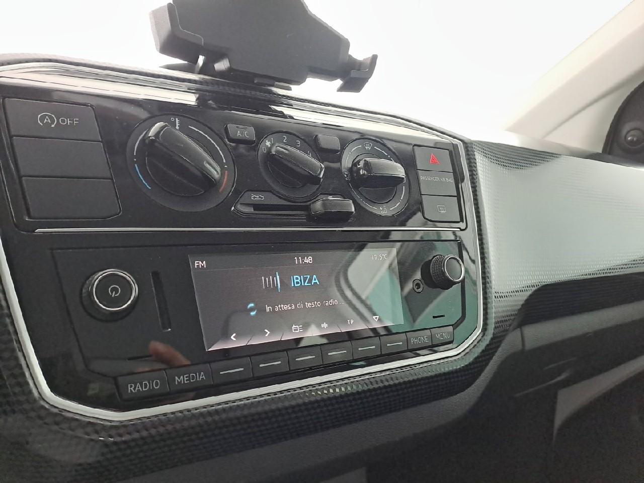 Volkswagen Volkswagen Up usata, con airbag laterale anteriore e include protezione testa
