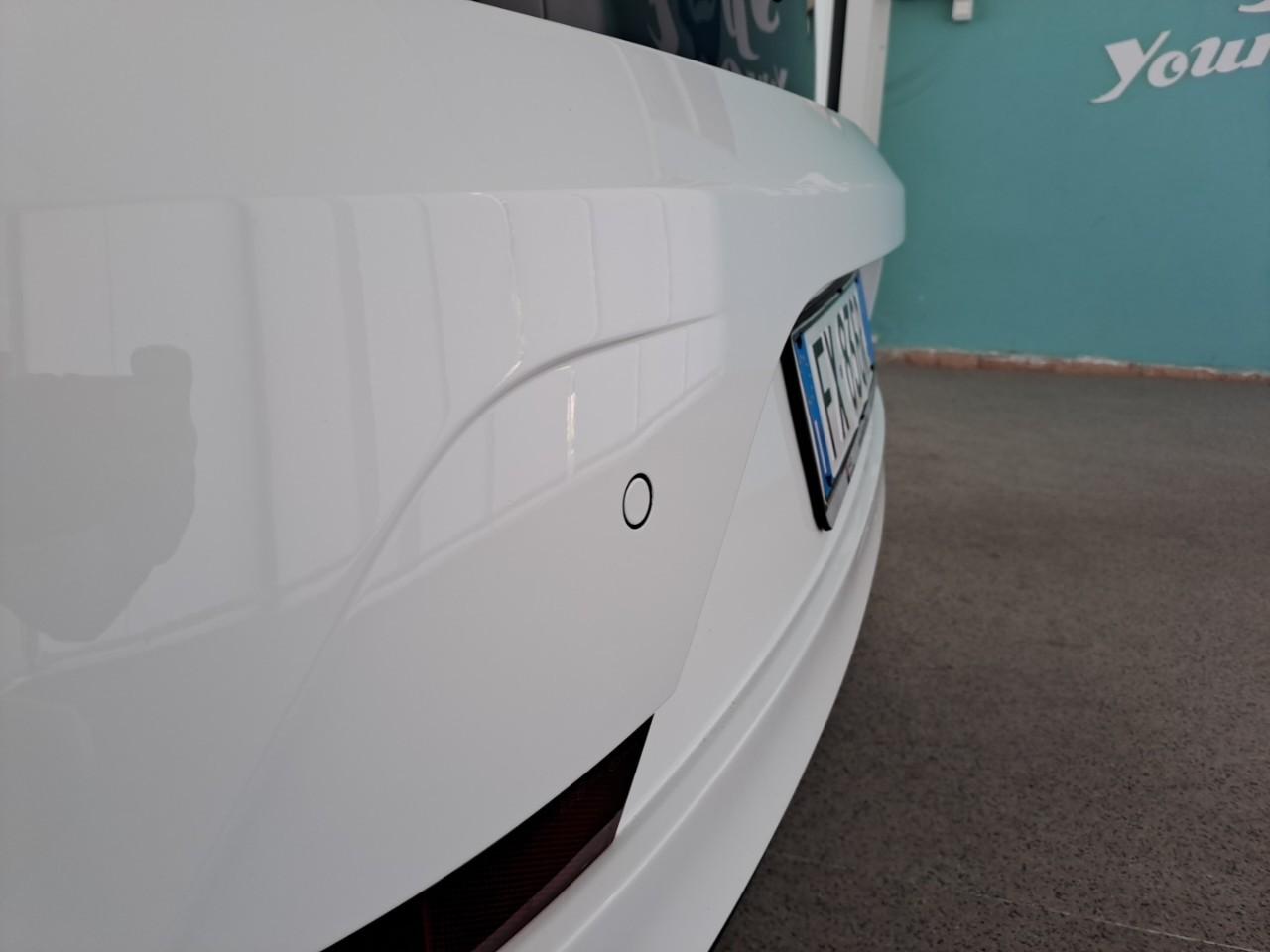 Volkswagen Volkswagen Up usata, con assistenza alla frenata di emergenza