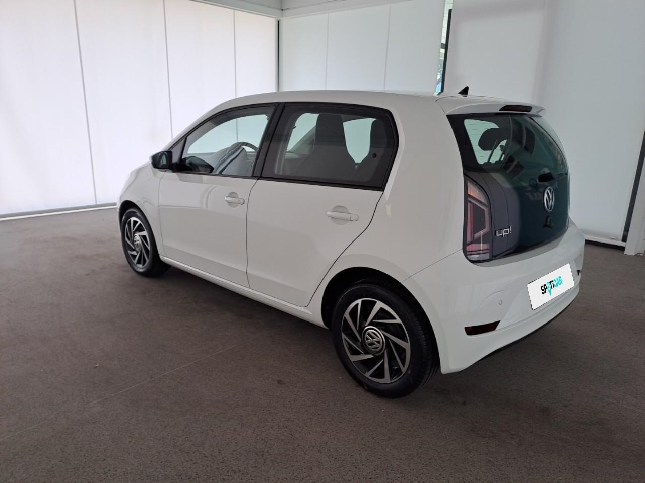 Volkswagen Volkswagen Up usata, con connessione bluetooth con connessione telefono e con musica in streaming